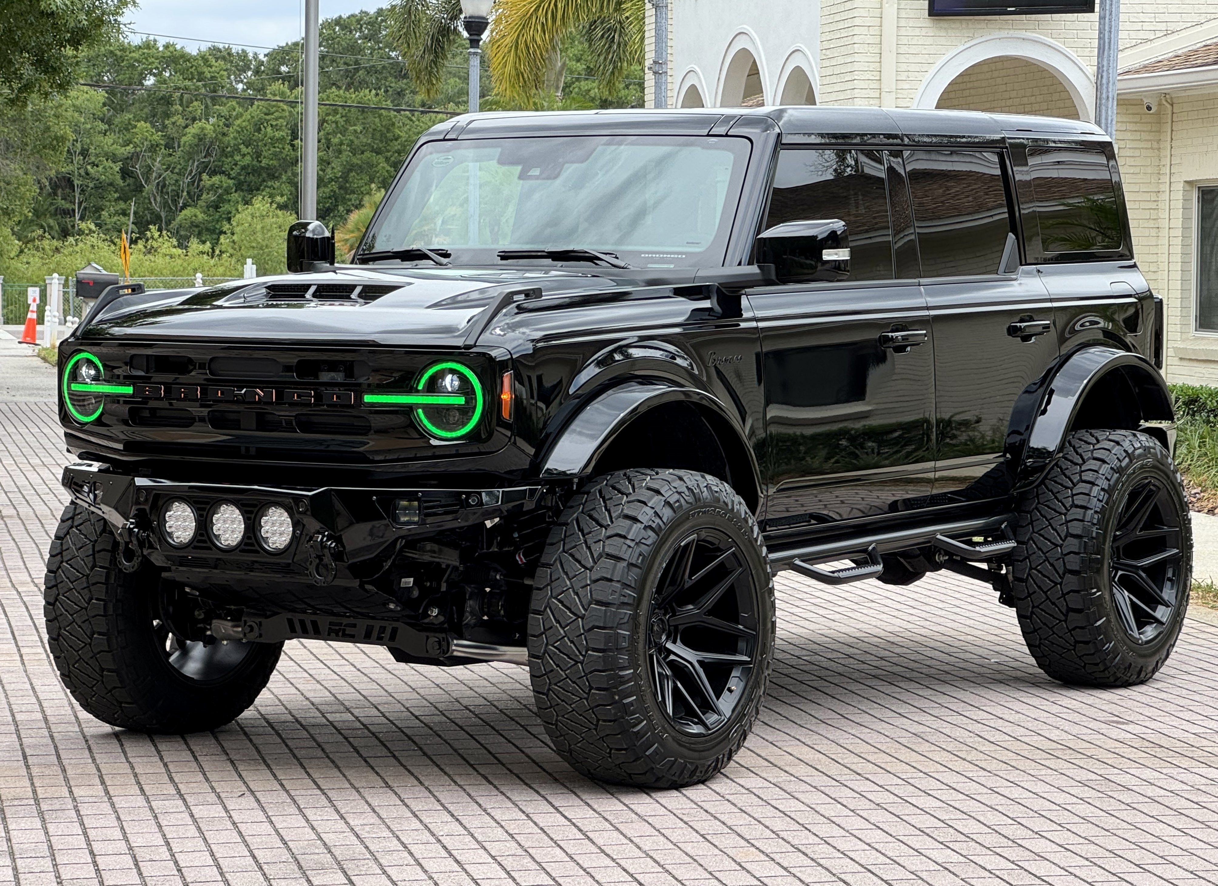 2025 Ford Bronco Outer Banks V6 Luxury Package Hard Top Custom Lifted