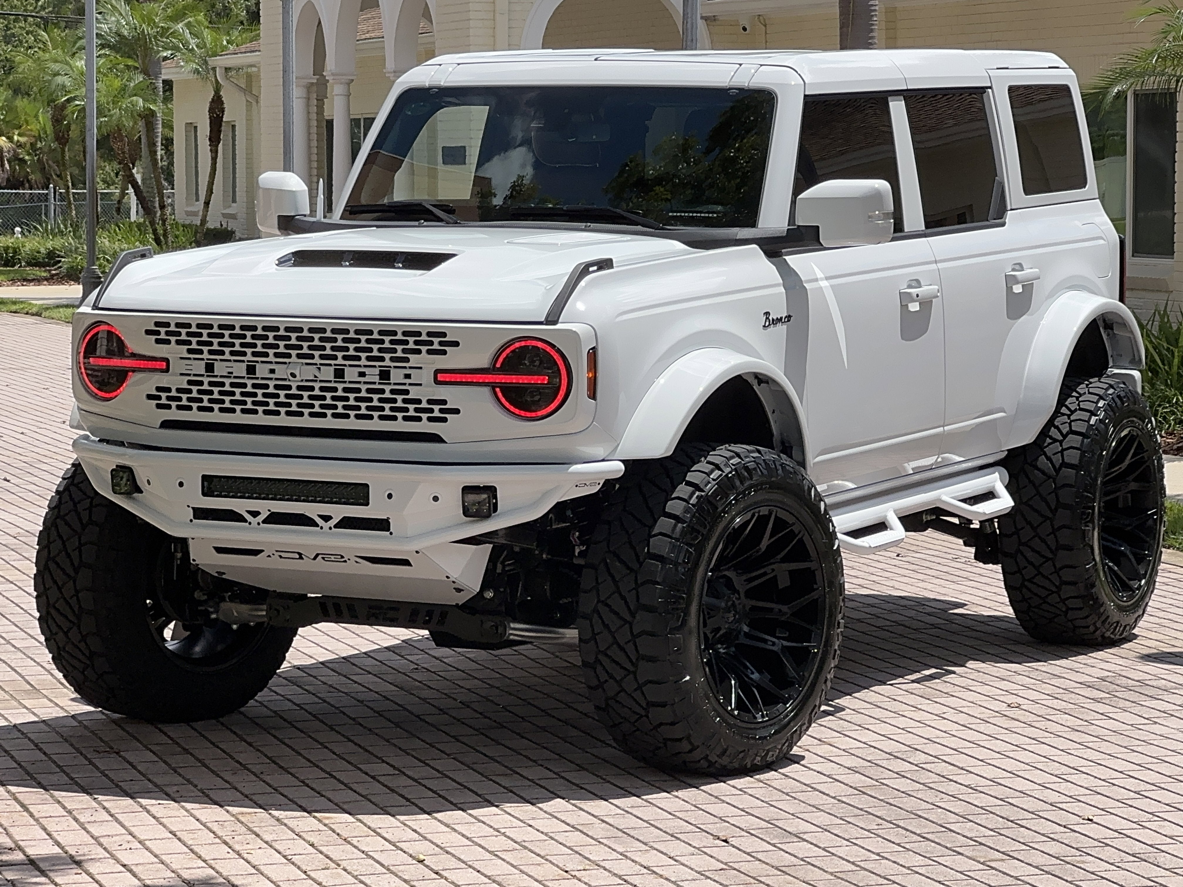 2025 Ford Bronco Outer Banks V6 Luxury Package Hard Top Custom Lifted