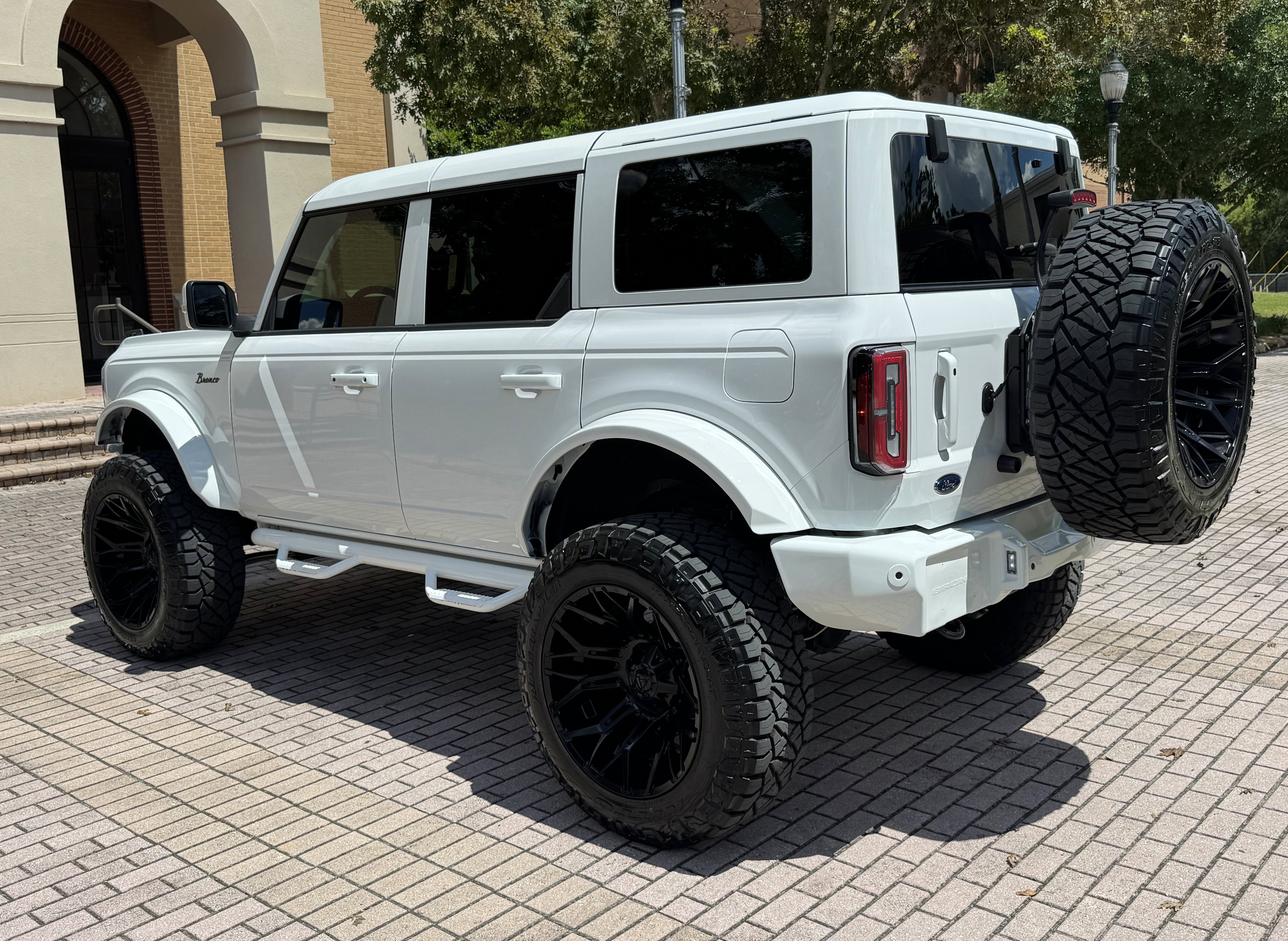 2025 Ford Bronco Outer Banks V6 Luxury Package Hard Top Custom Lifted