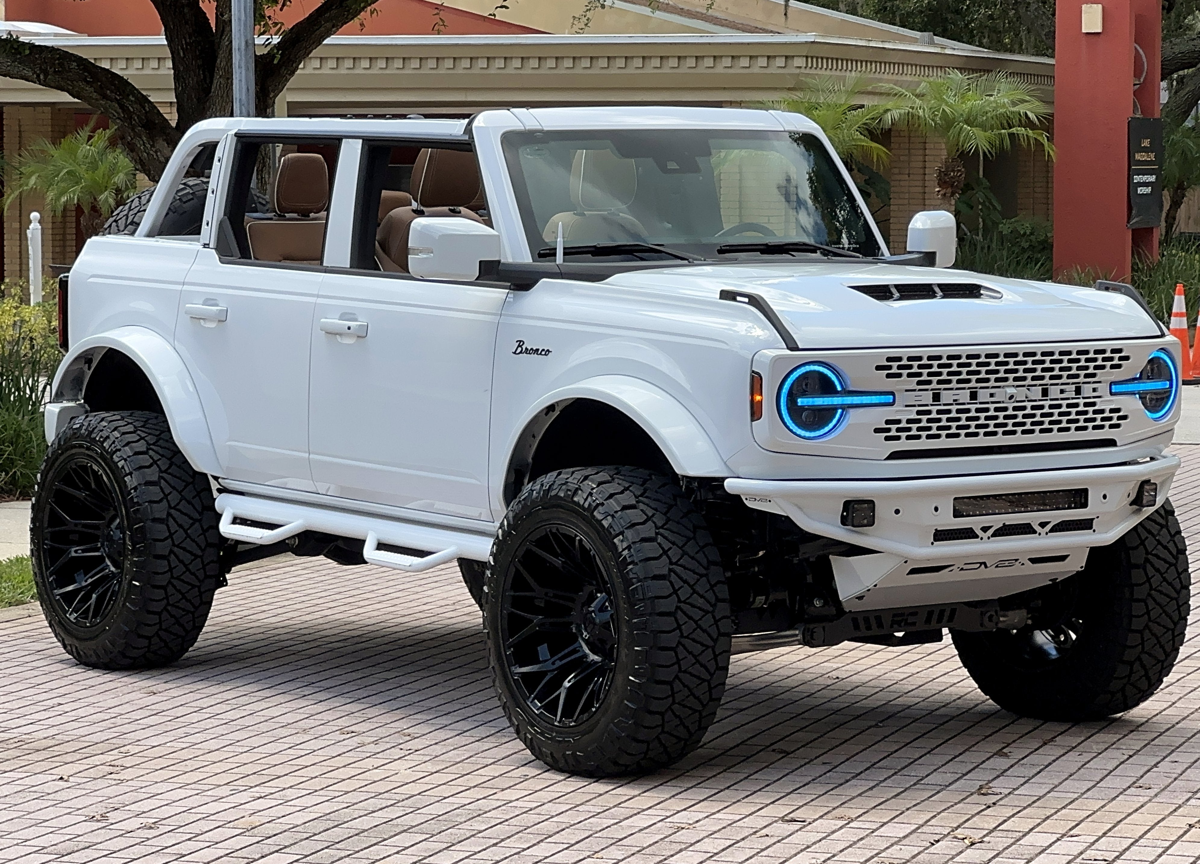 2025 Ford Bronco Outer Banks V6 Luxury Package Hard Top Custom Lifted