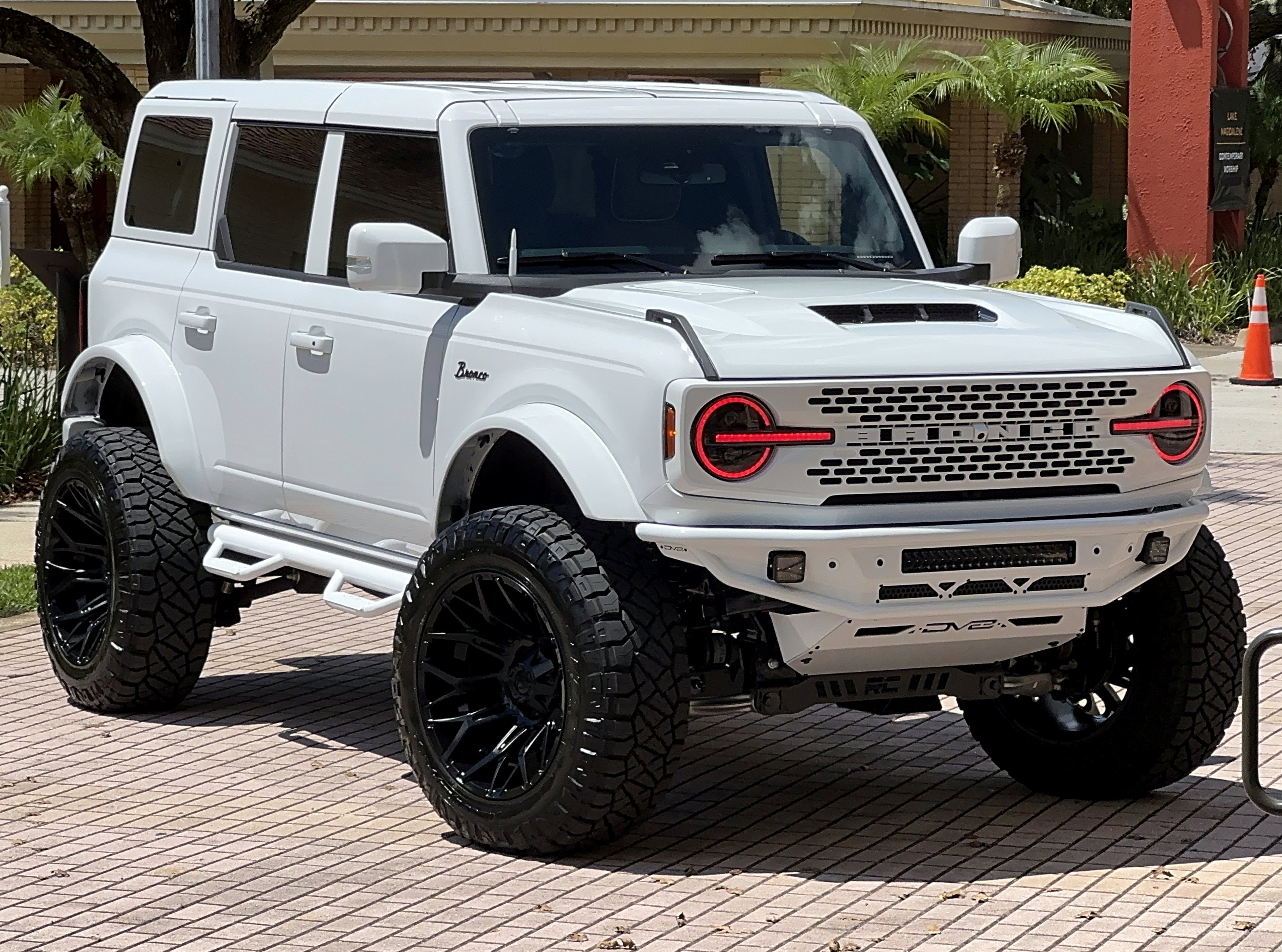 2025 Ford Bronco Outer Banks V6 Luxury Package Hard Top Custom Lifted
