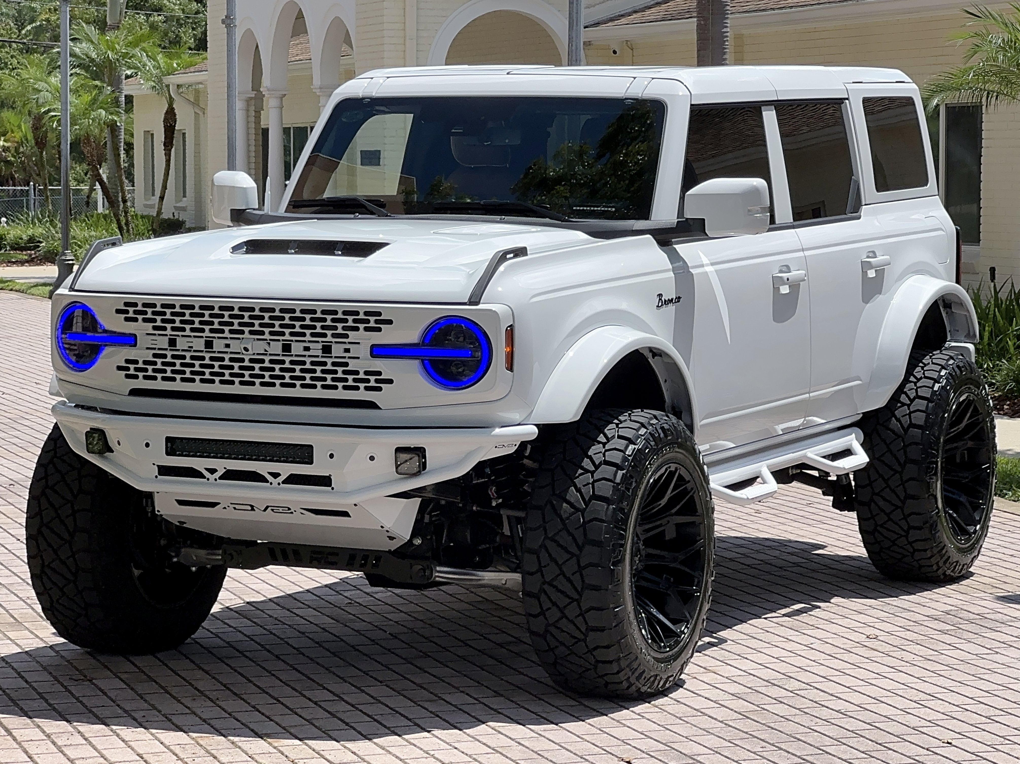 2025 Ford Bronco Outer Banks V6 Luxury Package Hard Top Custom Lifted