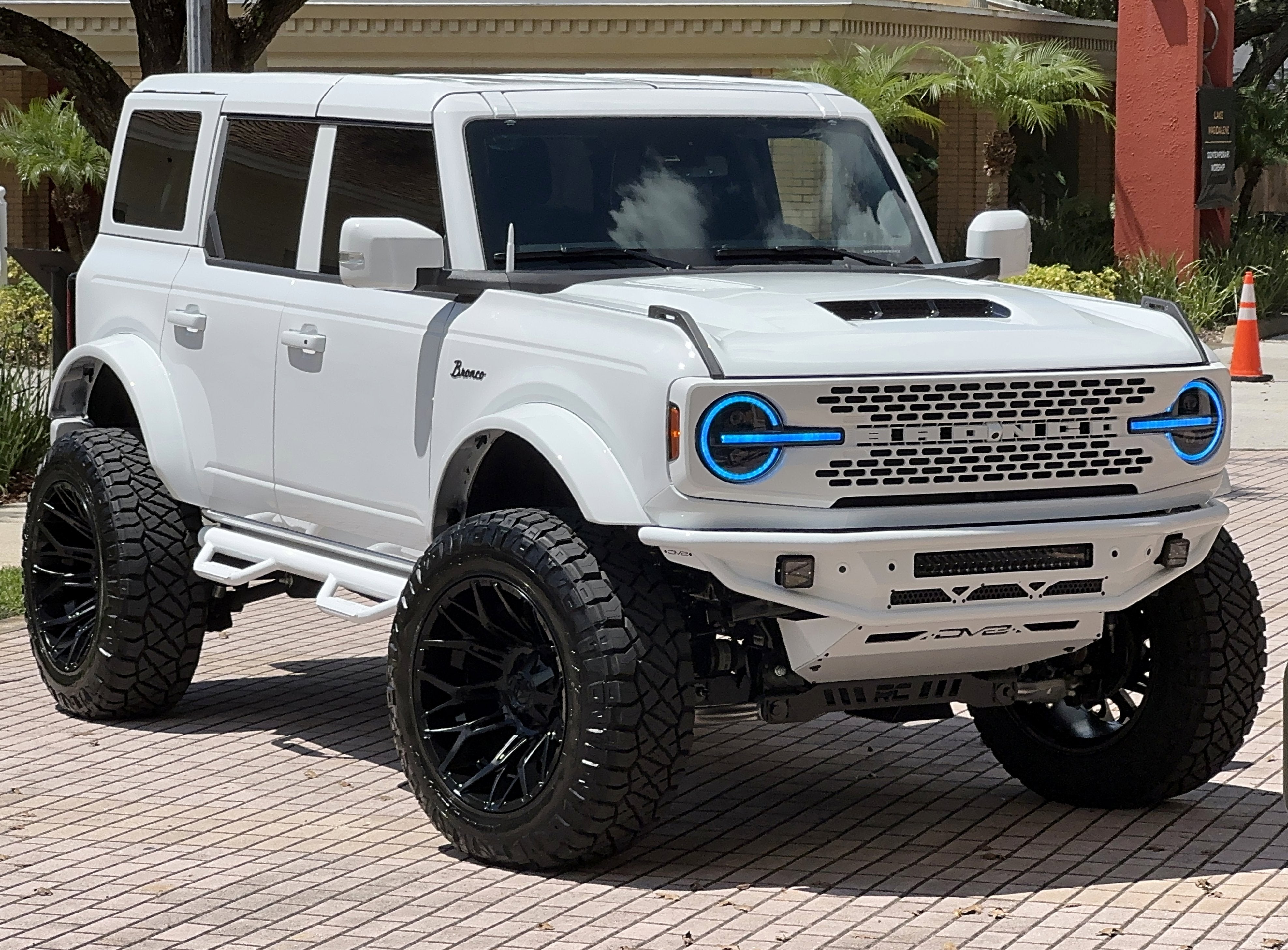 2025 Ford Bronco Outer Banks V6 Luxury Package Hard Top Custom Lifted