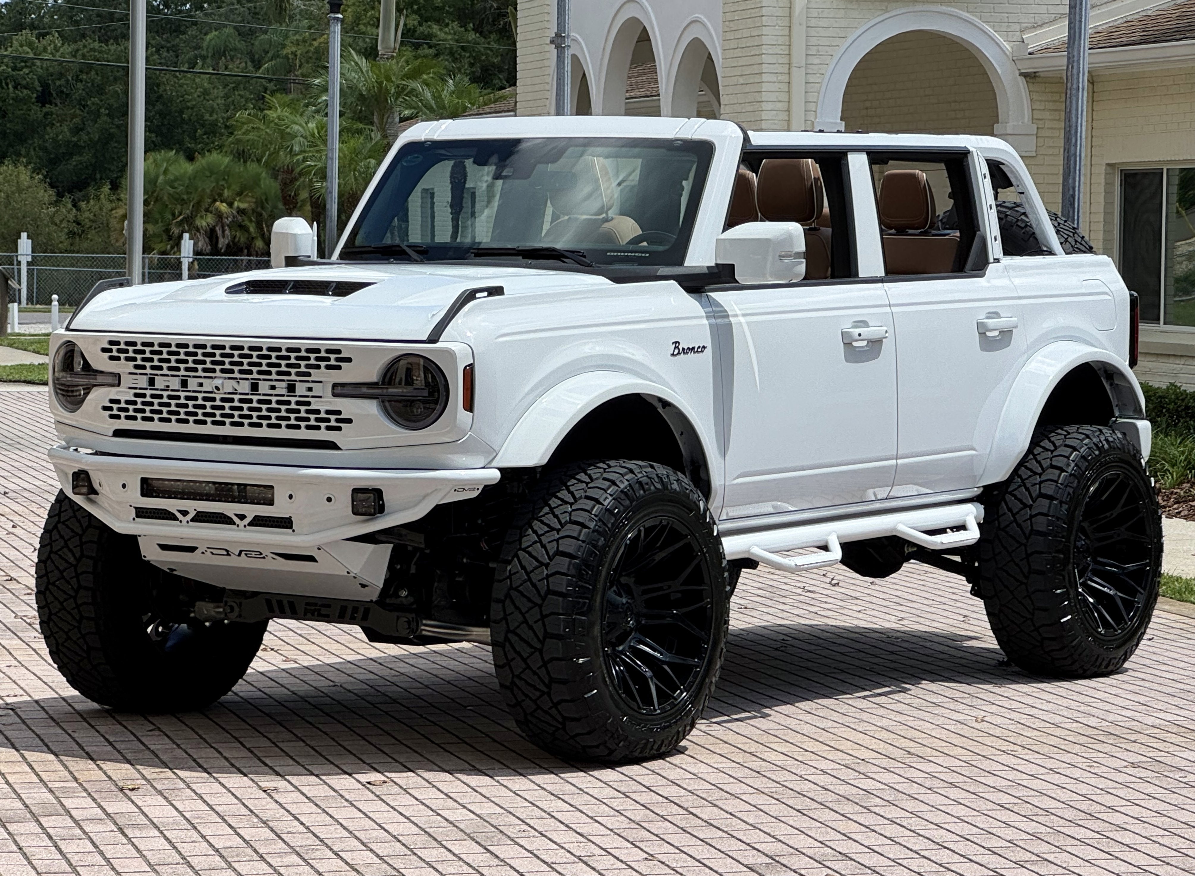 2025 Ford Bronco Outer Banks V6 Luxury Package Hard Top Custom Lifted