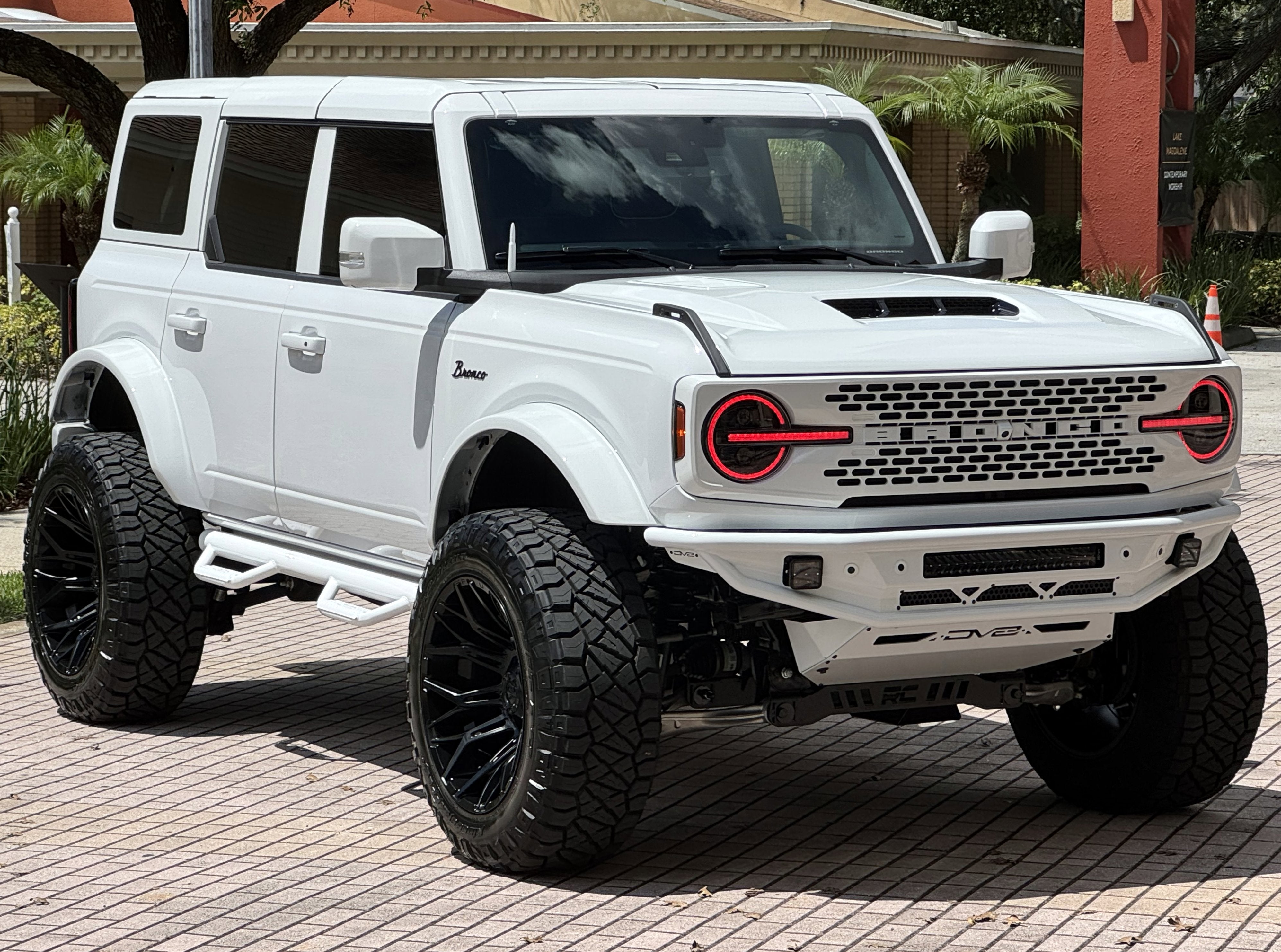 2025 Ford Bronco Outer Banks V6 Luxury Package Hard Top Custom Lifted