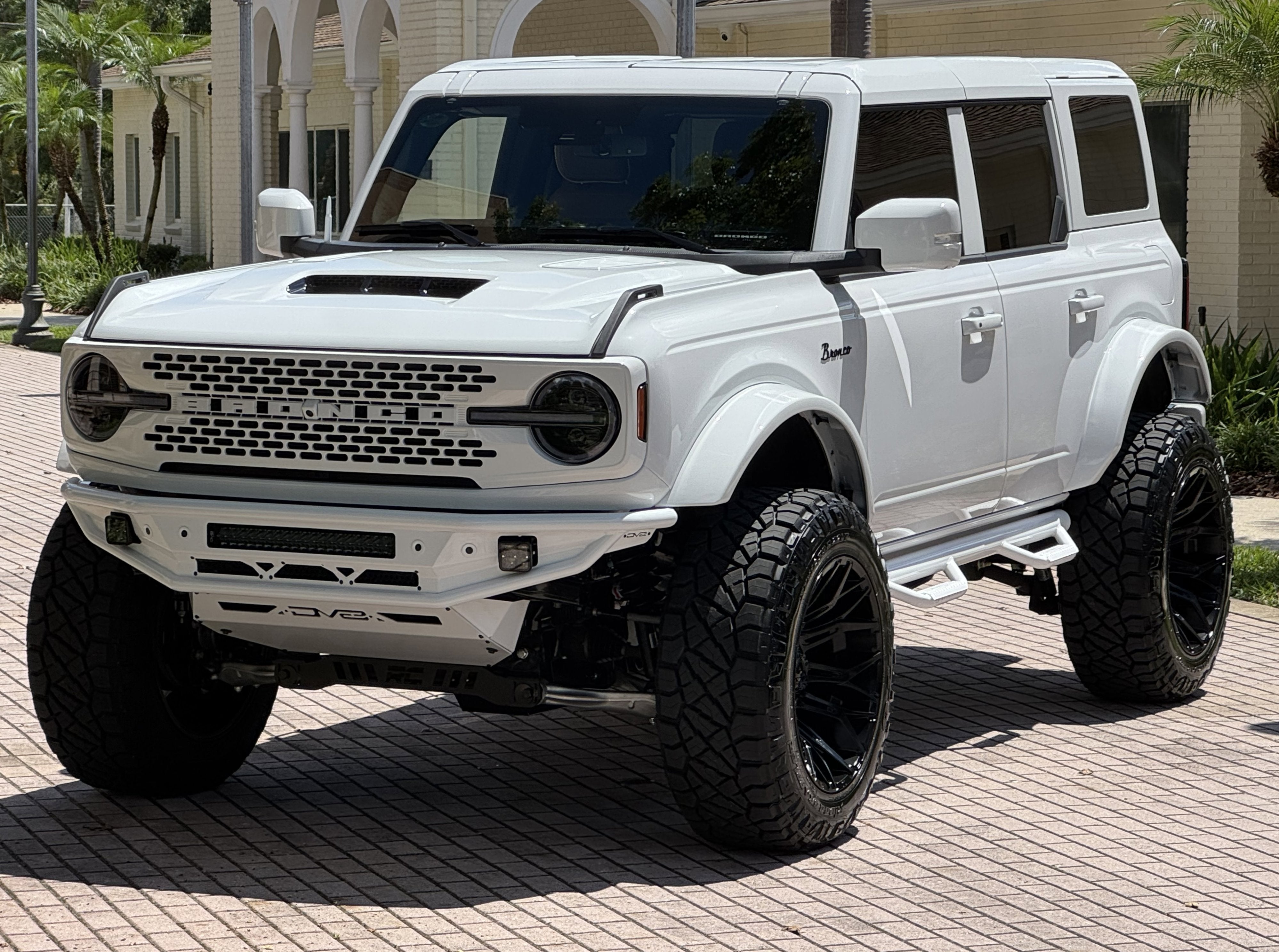 2025 Ford Bronco Outer Banks V6 Luxury Package Hard Top Custom Lifted