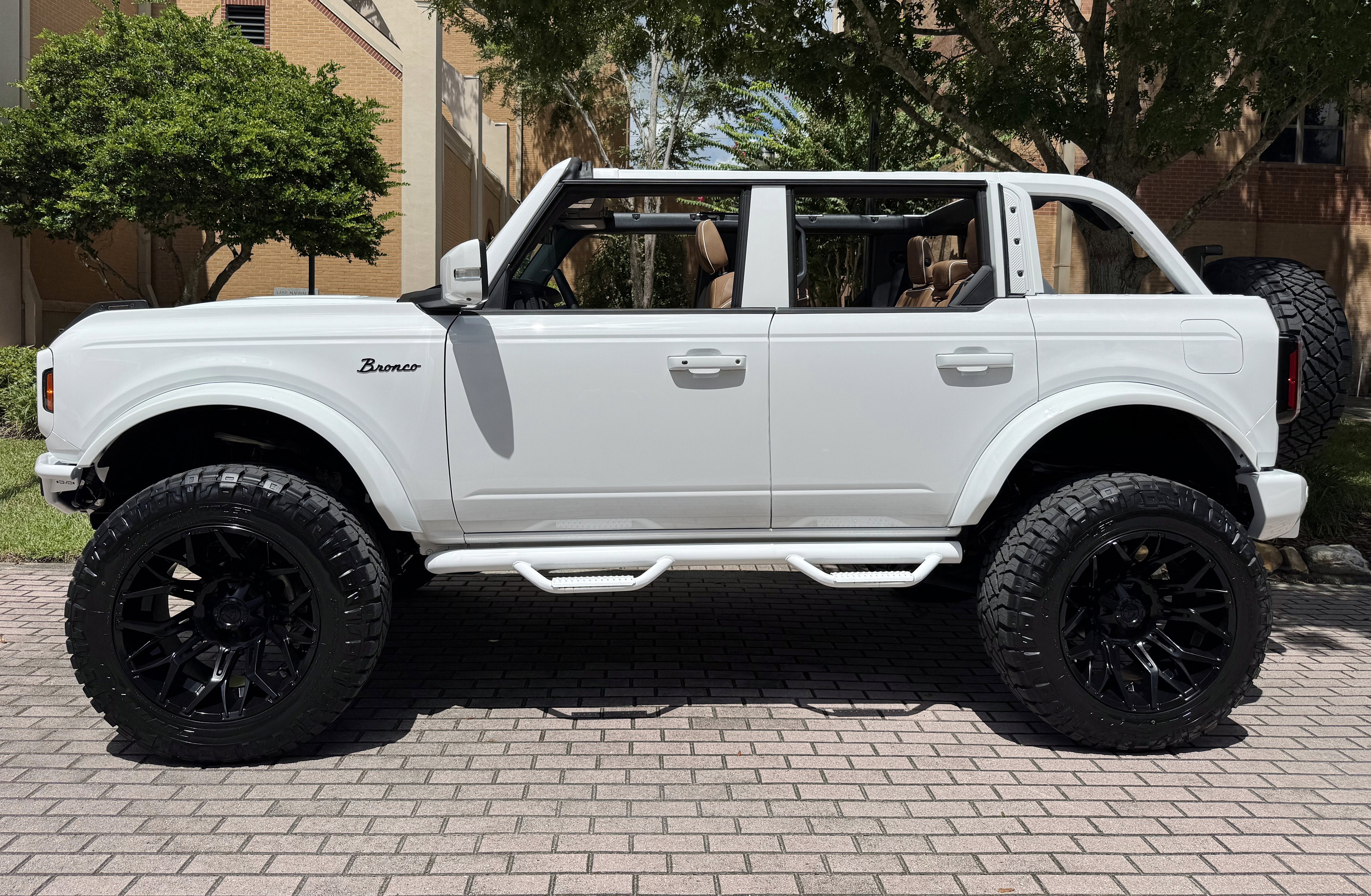 2025 Ford Bronco Outer Banks V6 Luxury Package Hard Top Custom Lifted