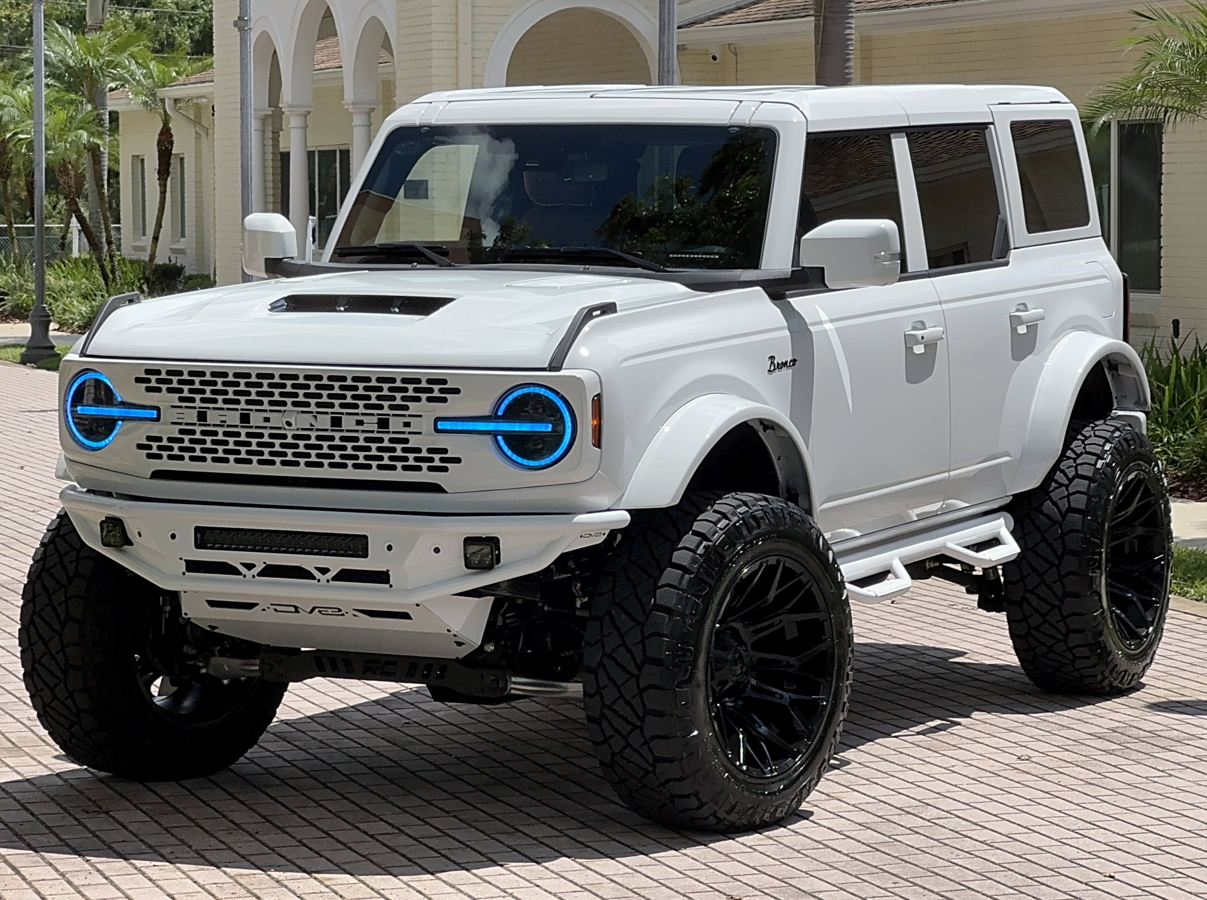 2025 Ford Bronco Outer Banks V6 Luxury Package Hard Top Custom Lifted
