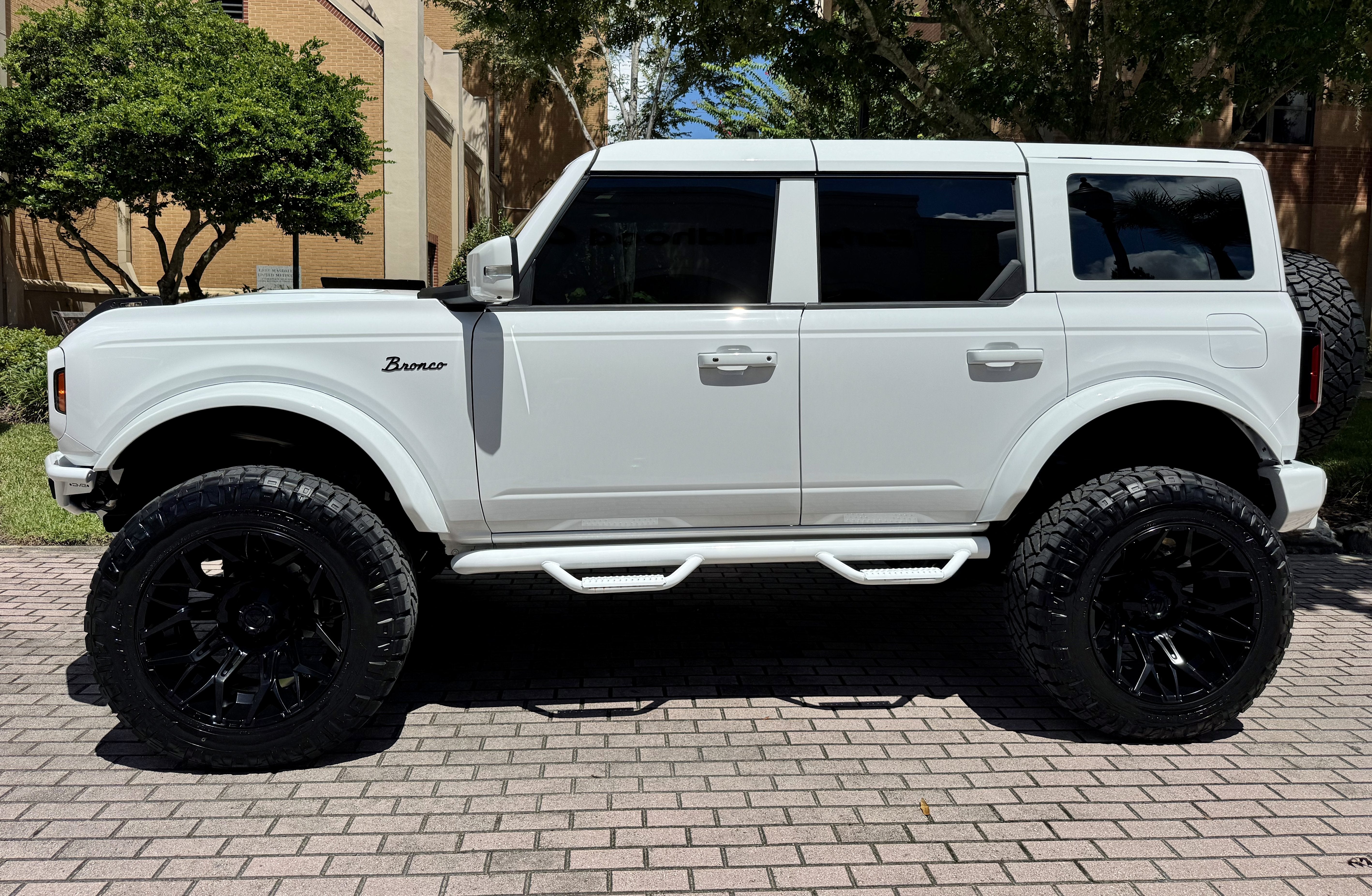 2025 Ford Bronco Outer Banks V6 Luxury Package Hard Top Custom Lifted