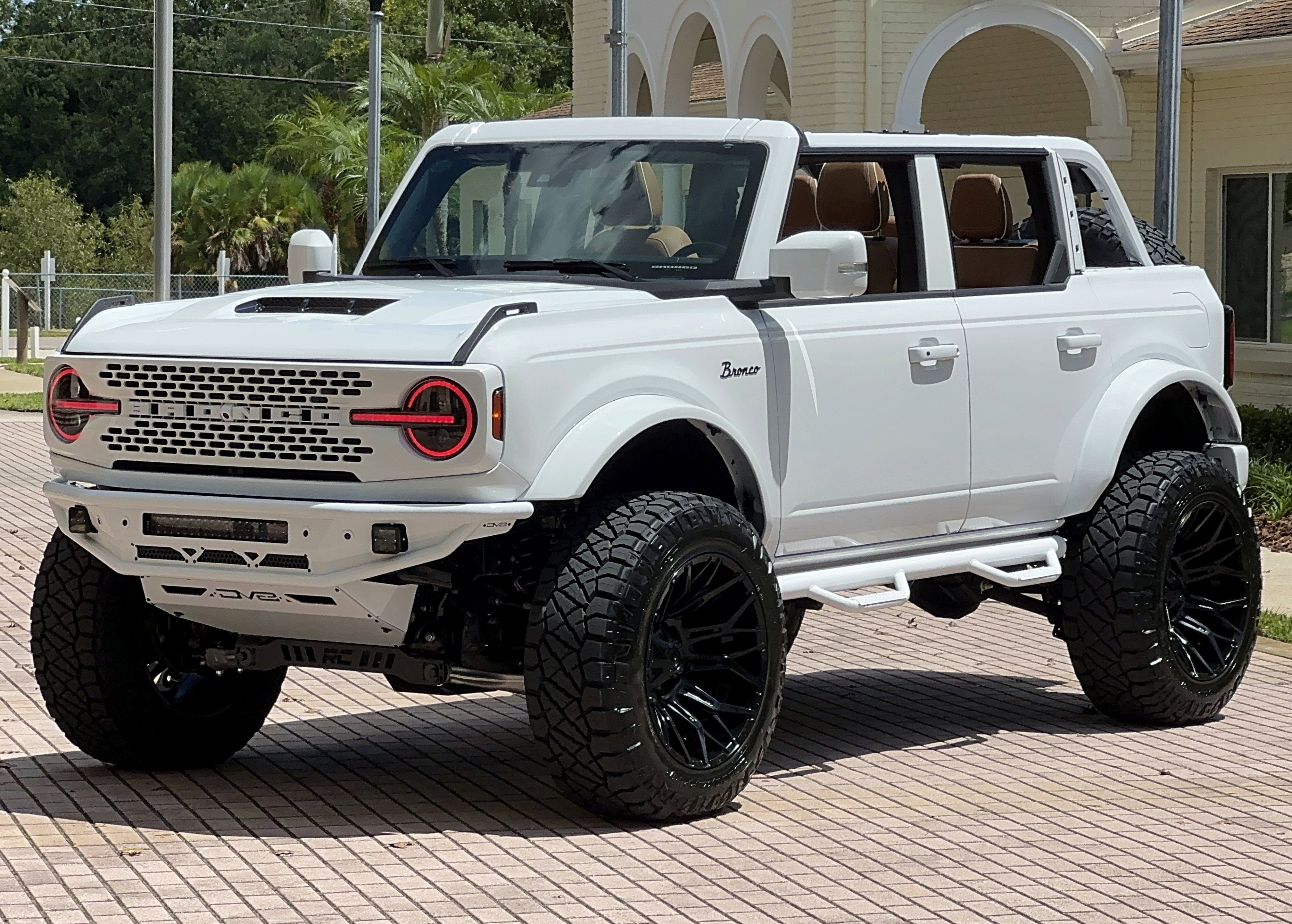 2025 Ford Bronco Outer Banks V6 Luxury Package Hard Top Custom Lifted