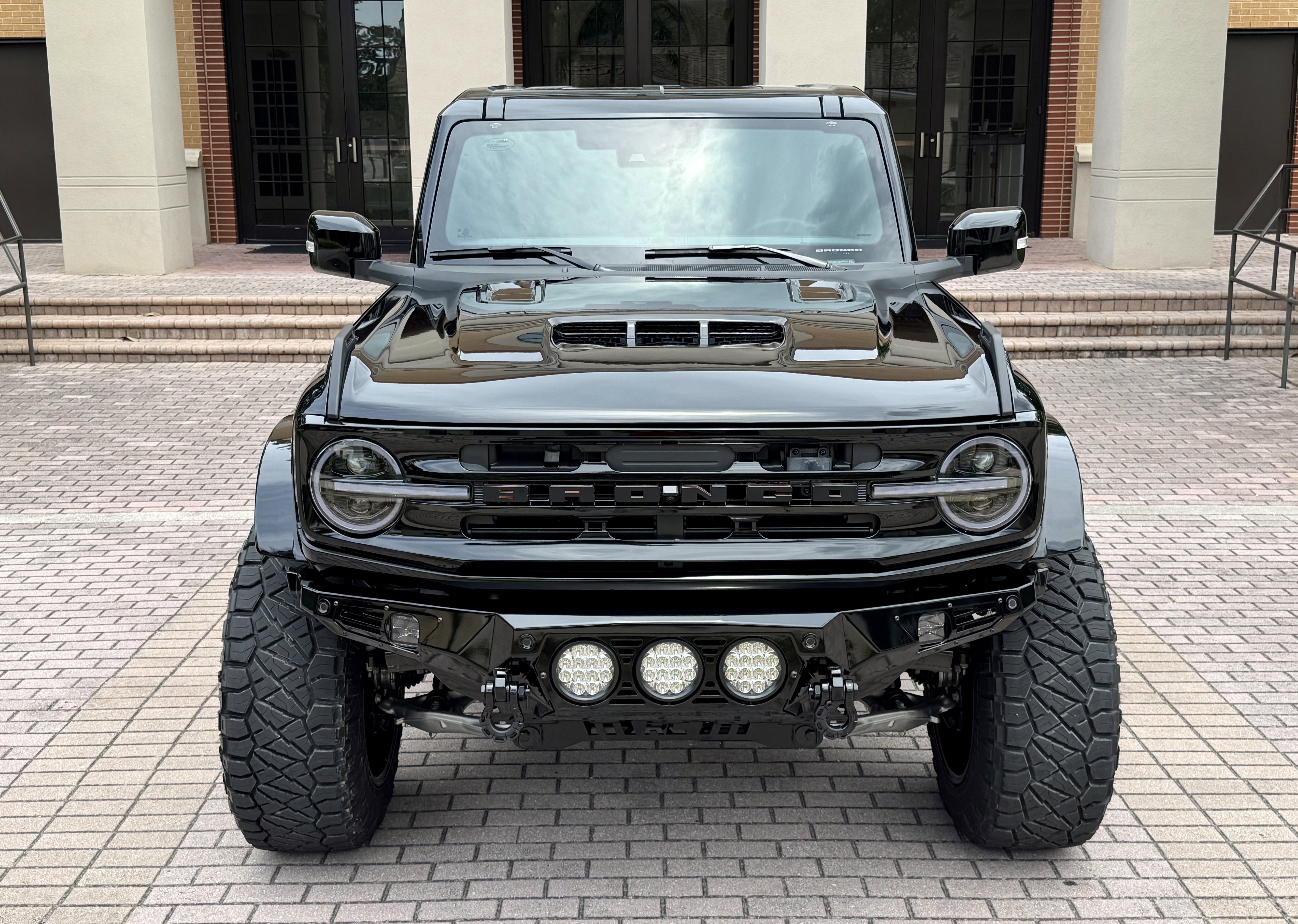 2025 Ford Bronco Outer Banks V6 Luxury Package Hard Top Custom Lifted