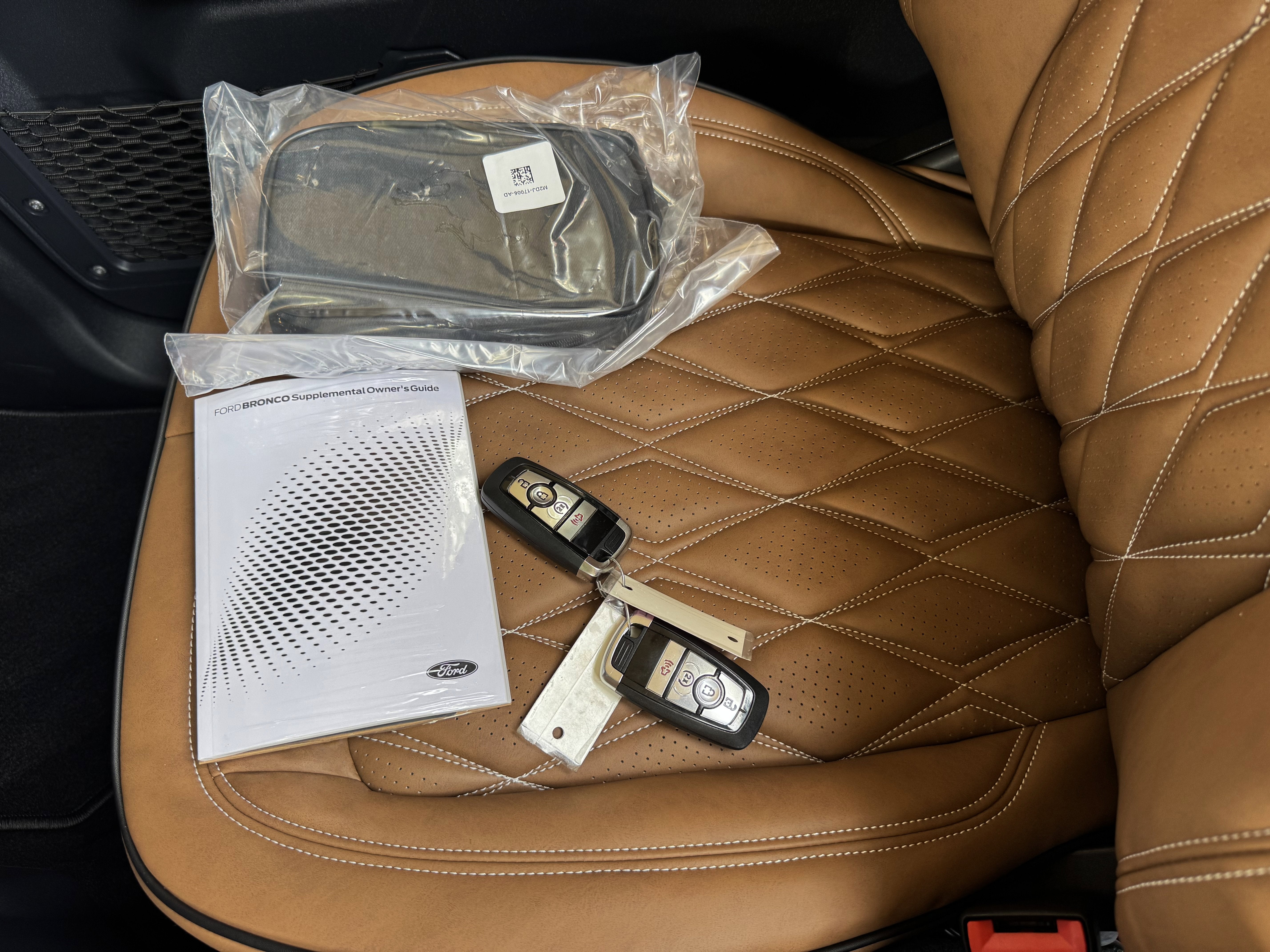 2025 Ford Bronco Outer Banks V6 Luxury Package Hard Top Custom Lifted