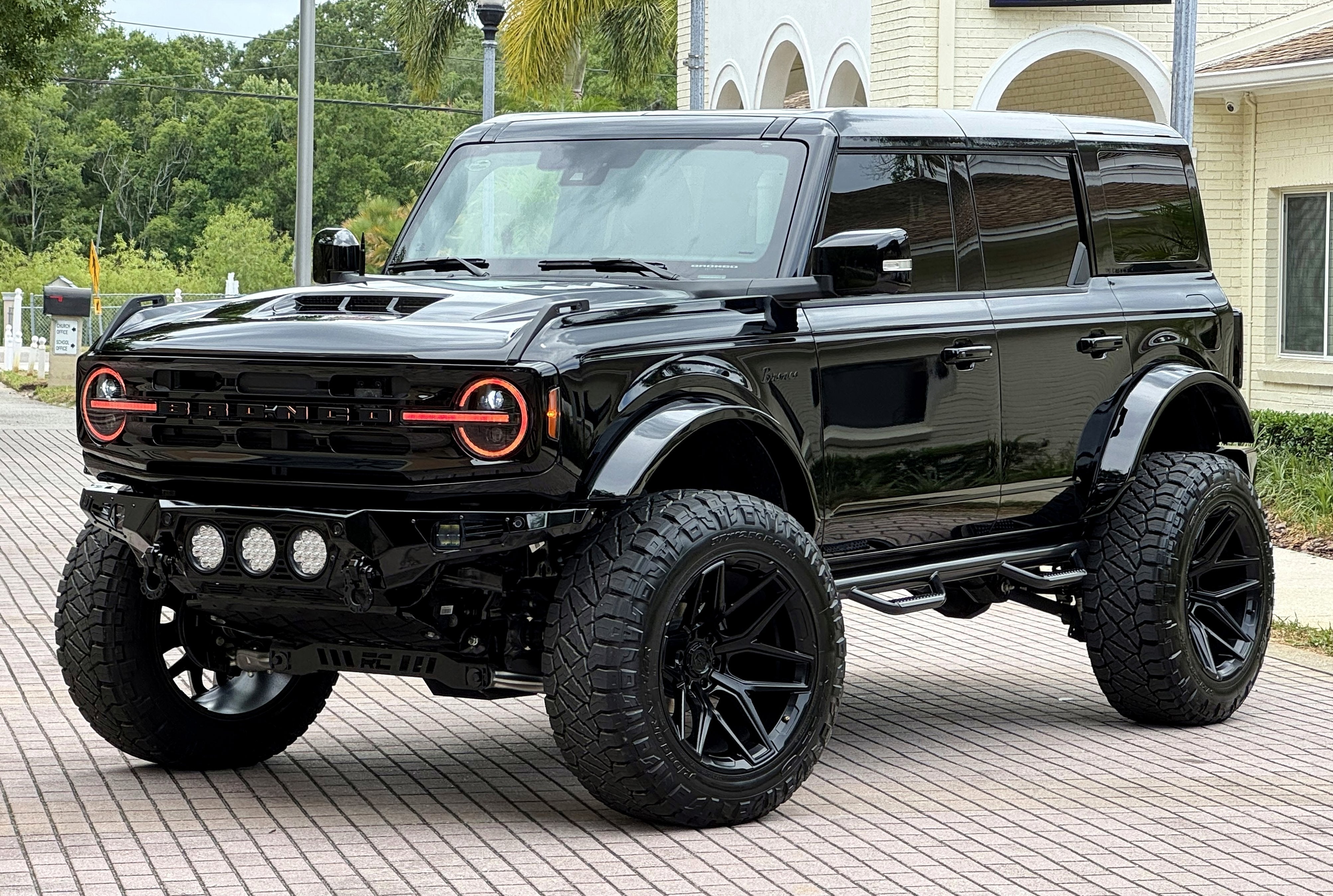 2025 Ford Bronco Outer Banks V6 Luxury Package Hard Top Custom Lifted