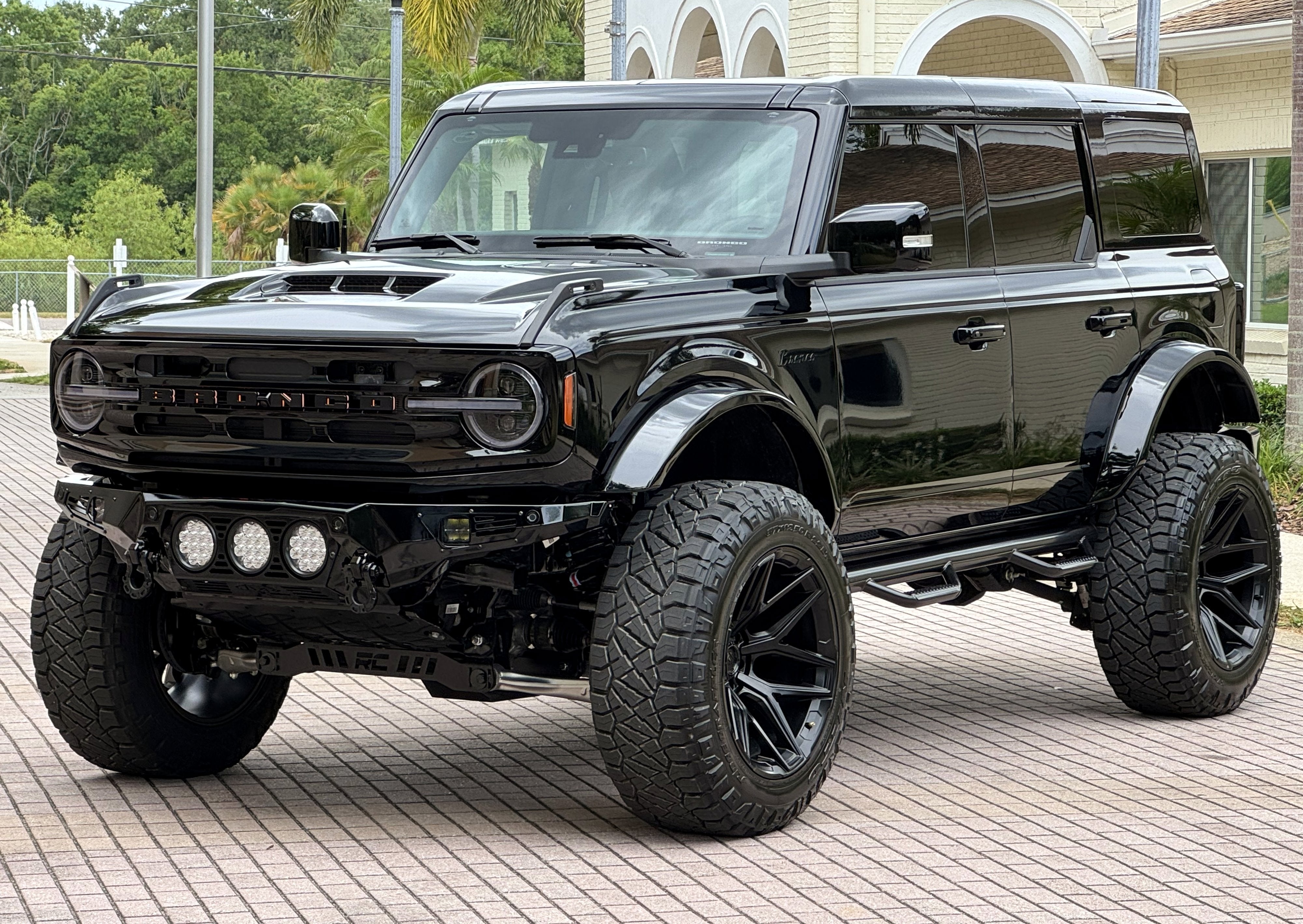 2025 Ford Bronco Outer Banks V6 Luxury Package Hard Top Custom Lifted