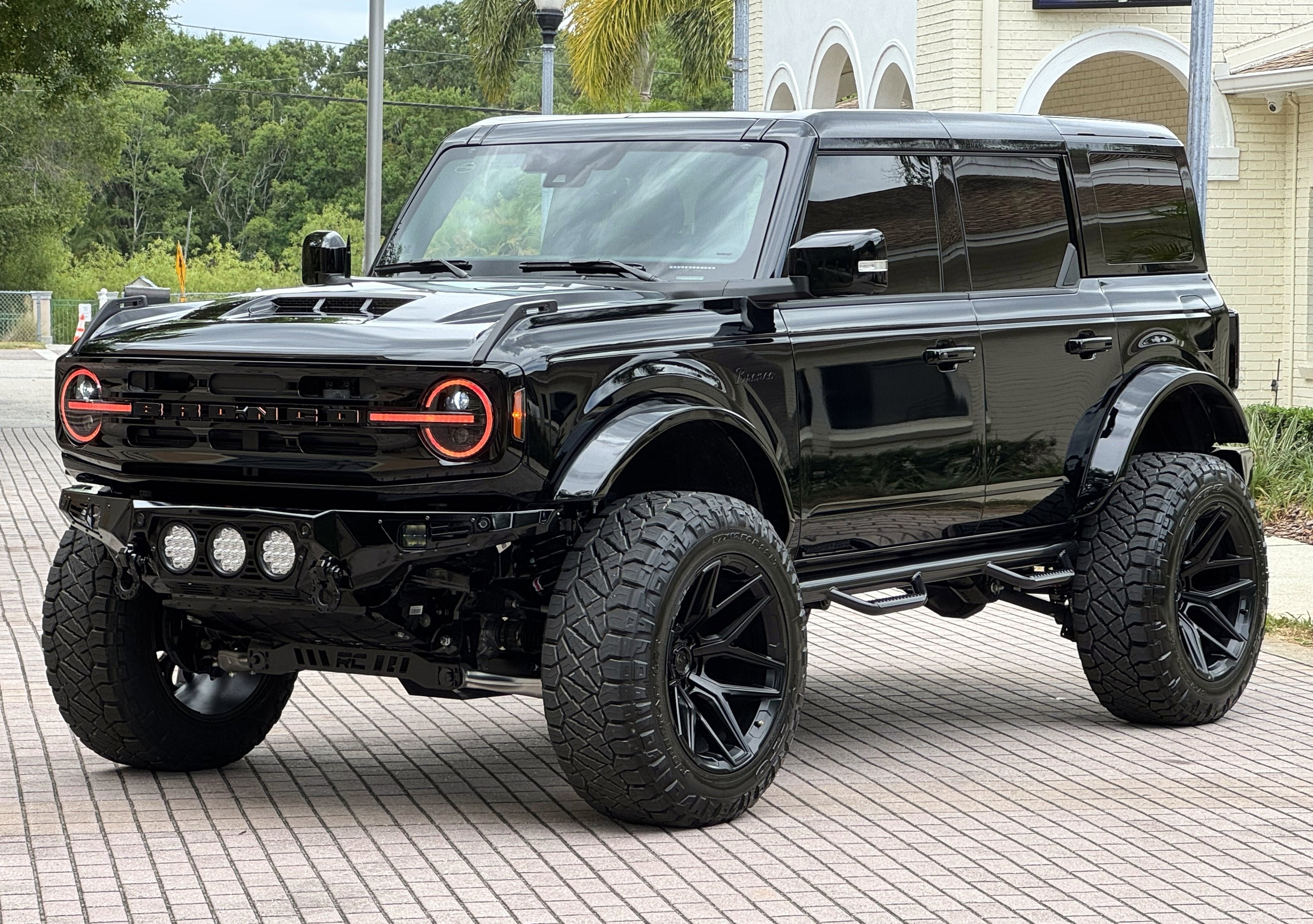 2025 Ford Bronco Outer Banks V6 Luxury Package Hard Top Custom Lifted