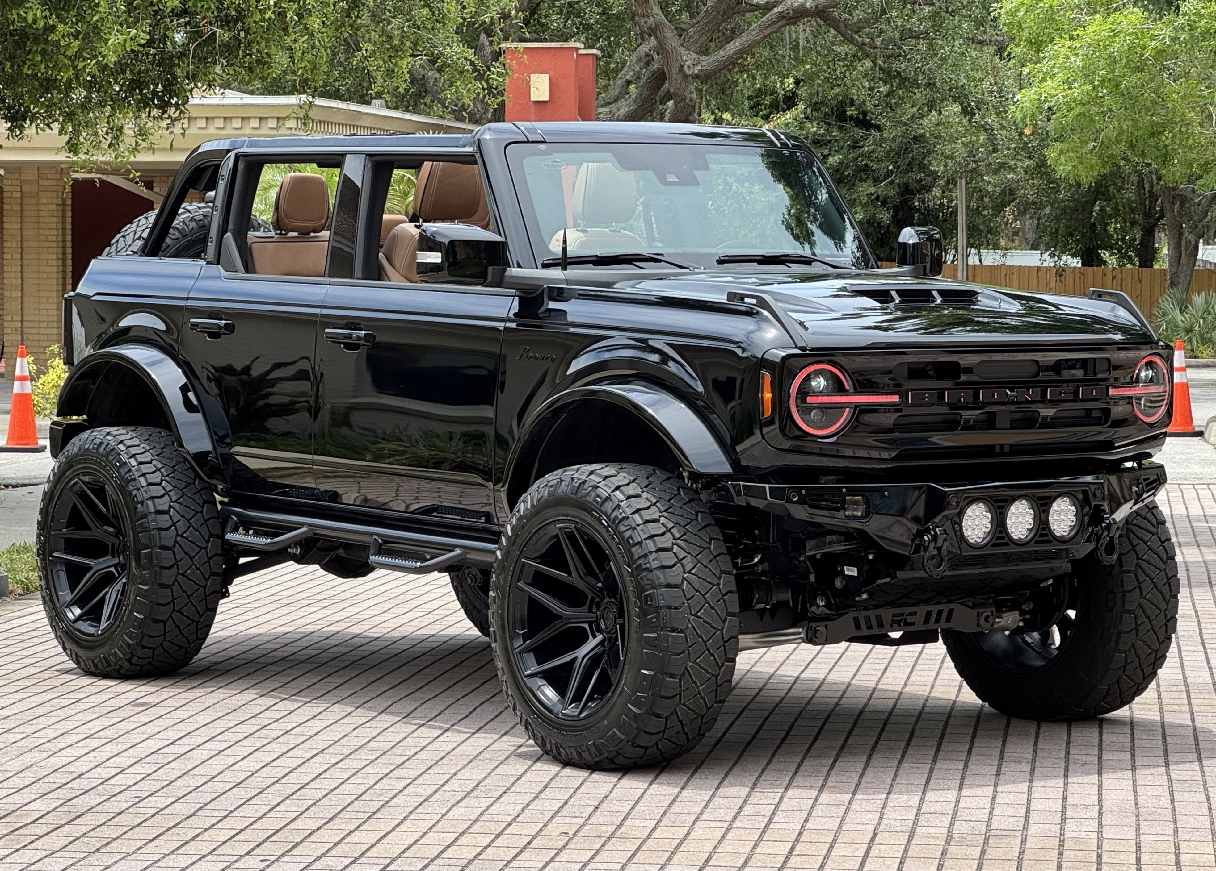 2025 Ford Bronco Outer Banks V6 Luxury Package Hard Top Custom Lifted