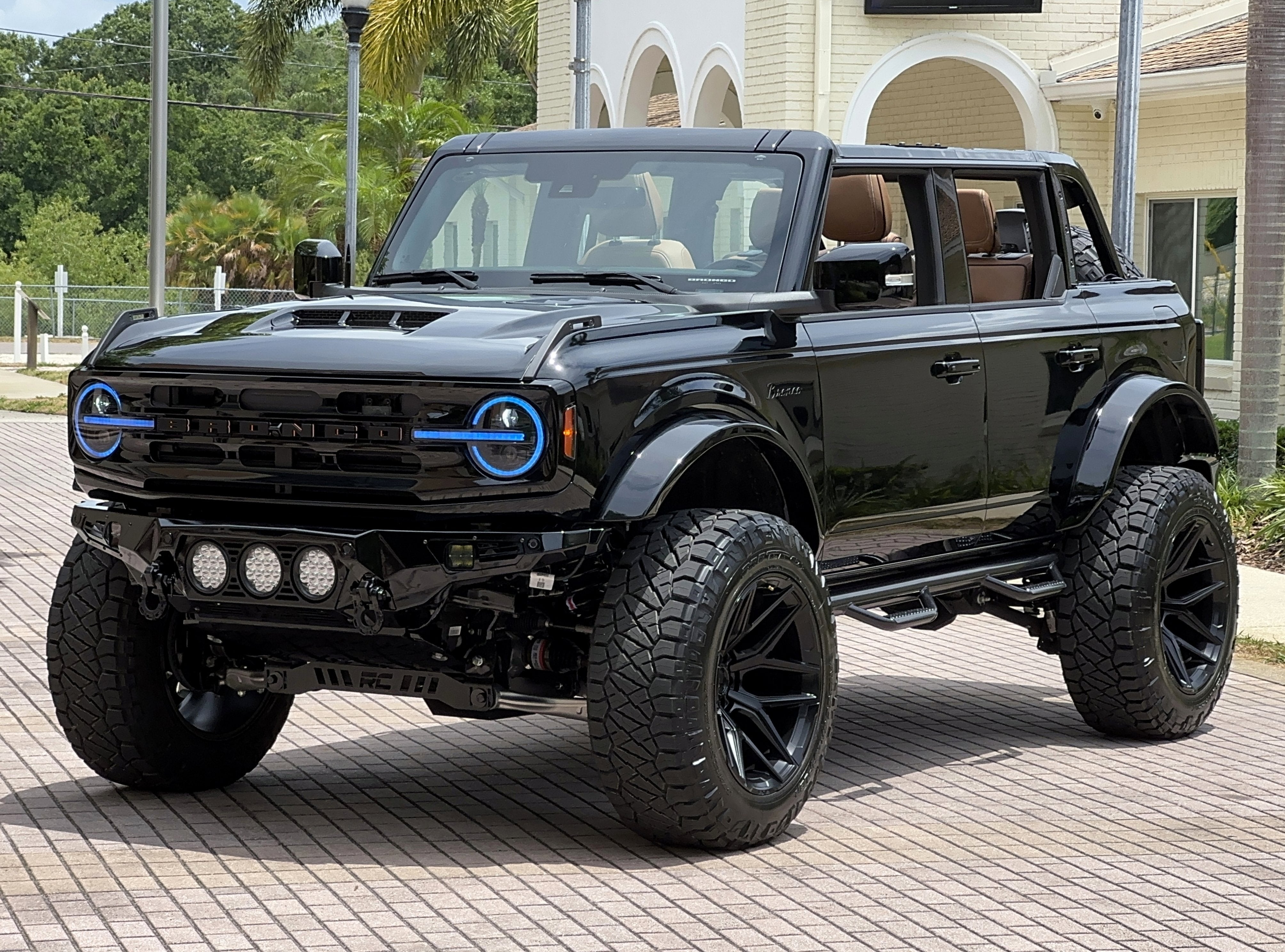 2025 Ford Bronco Outer Banks V6 Luxury Package Hard Top Custom Lifted