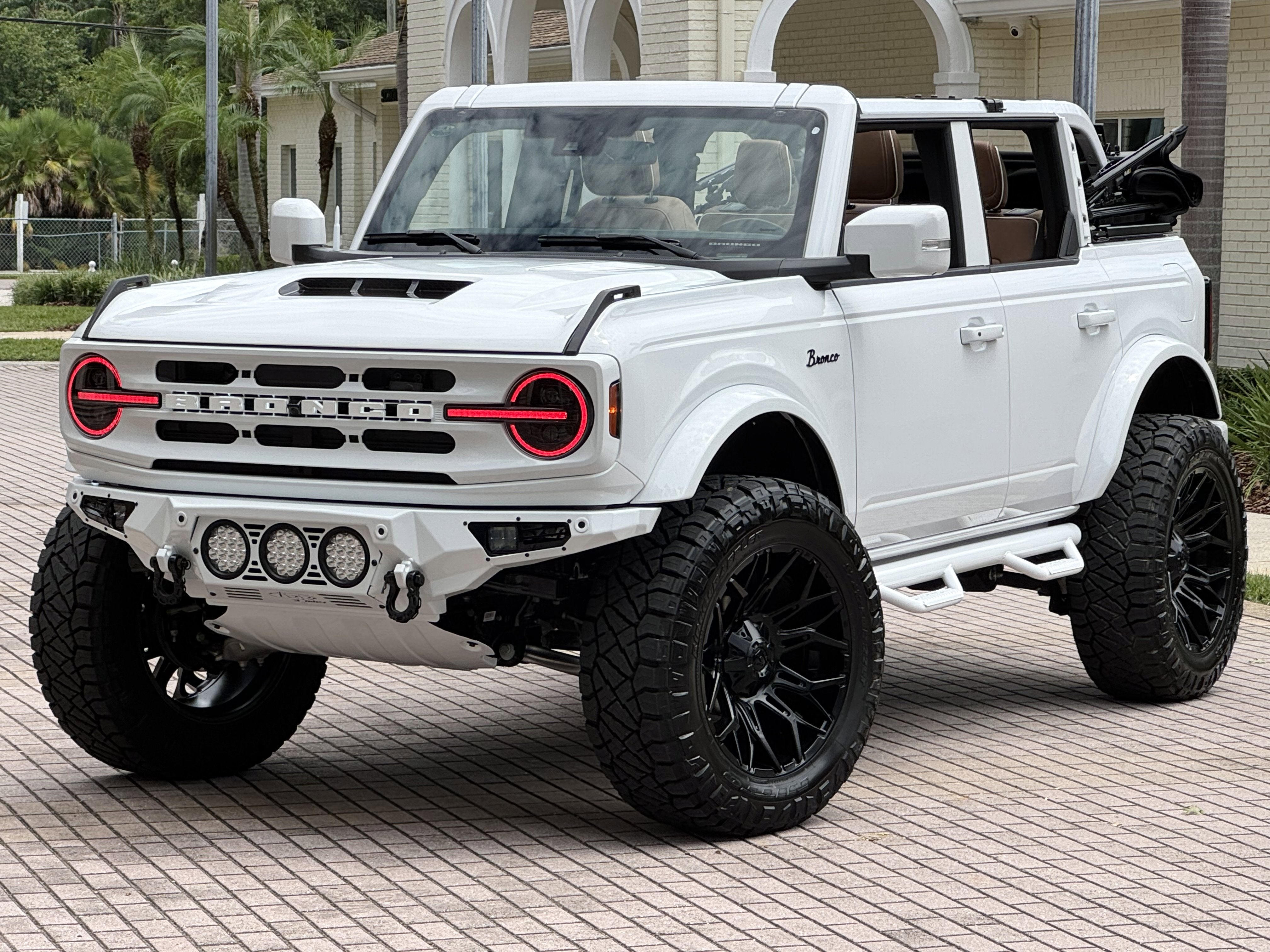 2025 Ford Bronco V6 Outer Banks Luxury Package Custom Lifted