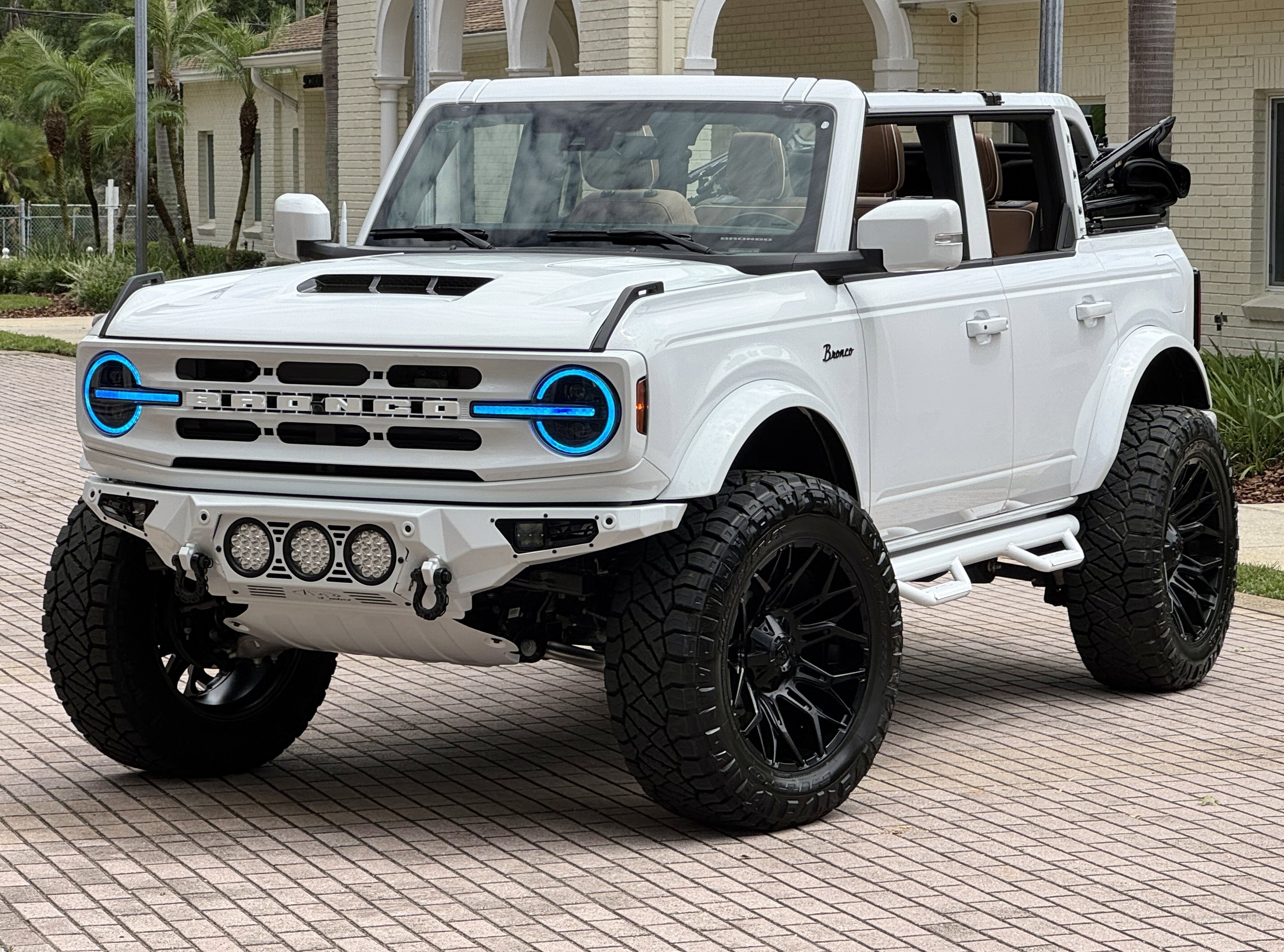 2025 Ford Bronco V6 Outer Banks Luxury Package Custom Lifted