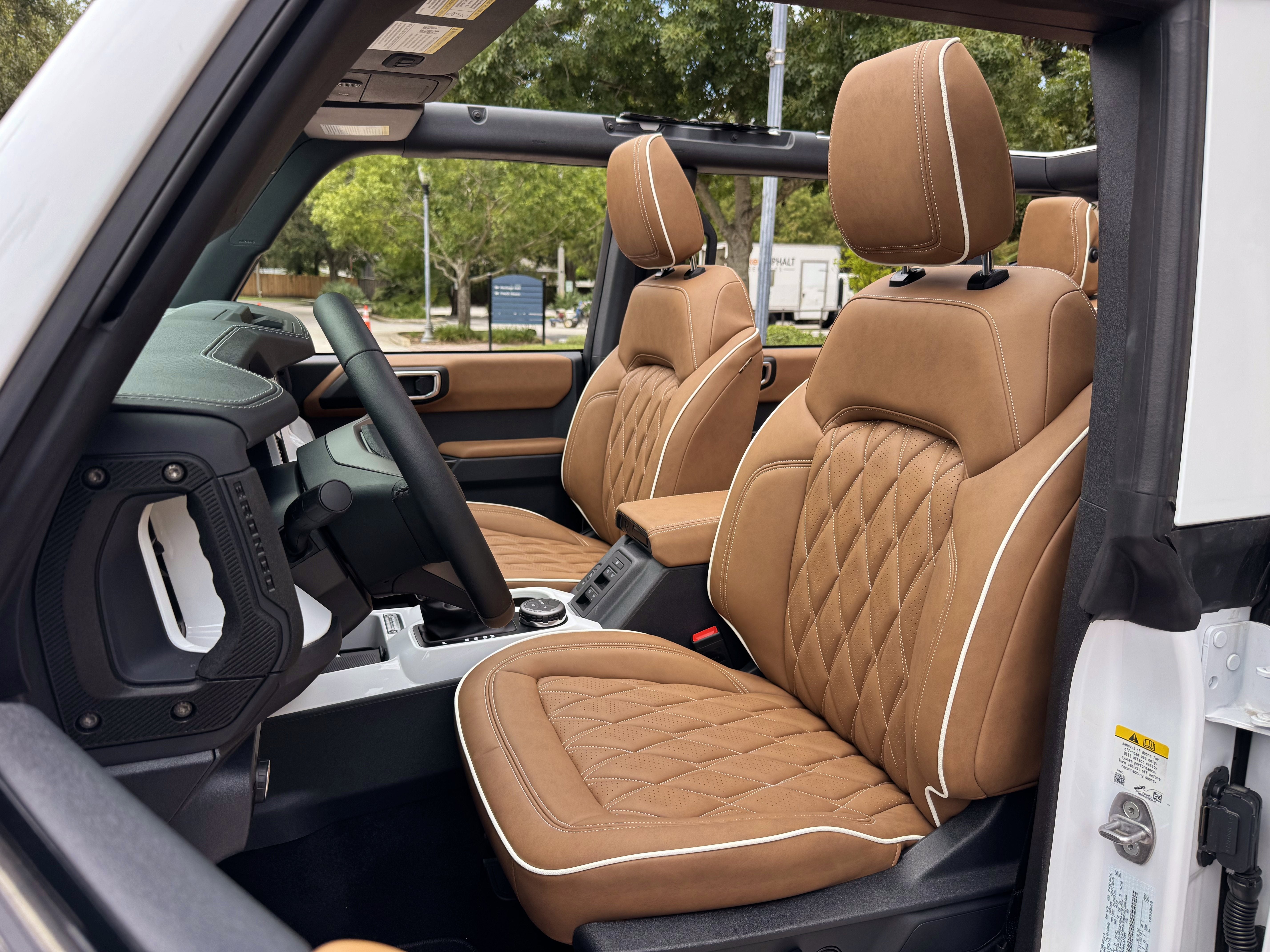 2025 Ford Bronco V6 Outer Banks Luxury Package Custom Lifted