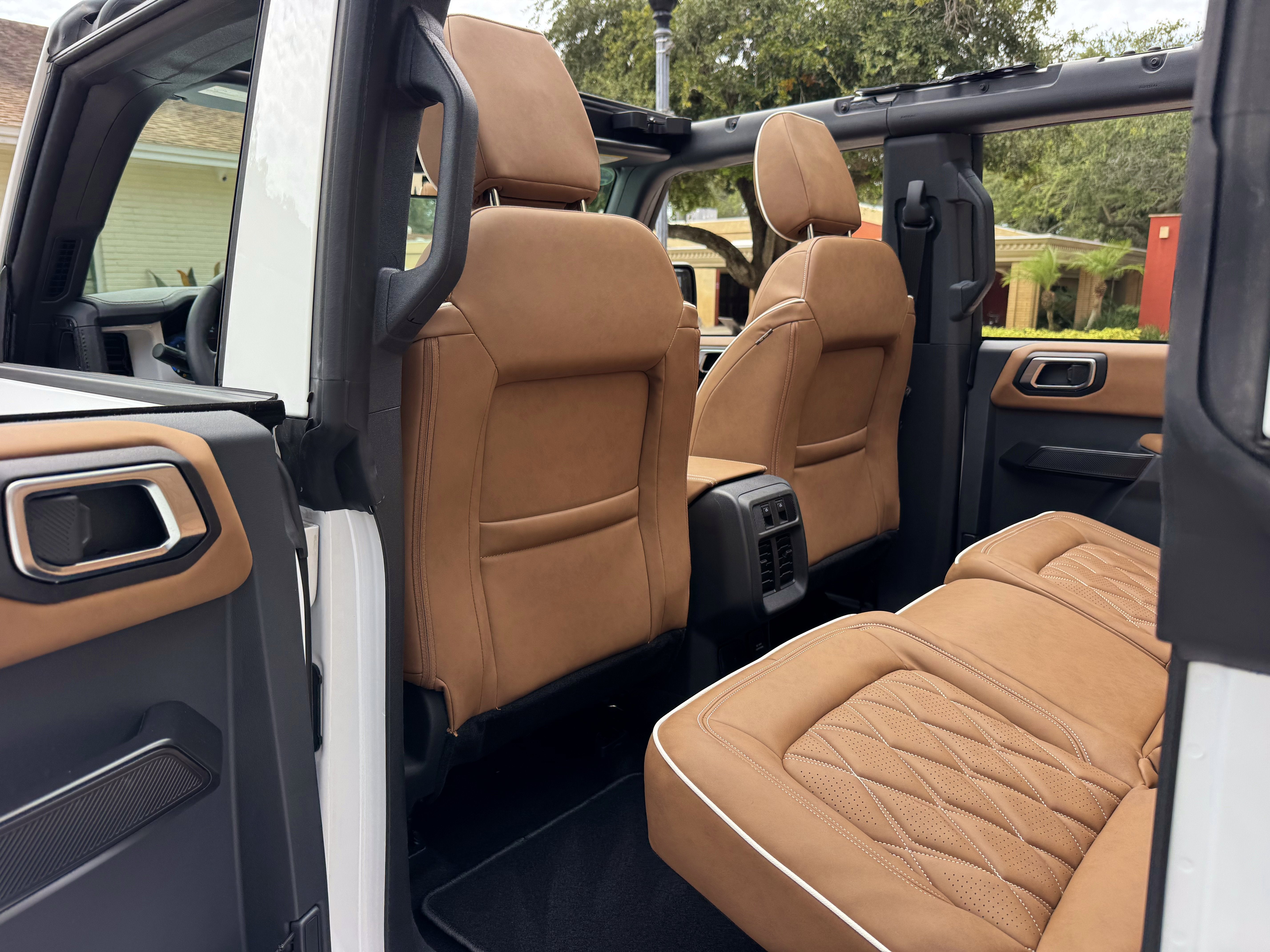 2025 Ford Bronco V6 Outer Banks Luxury Package Custom Lifted