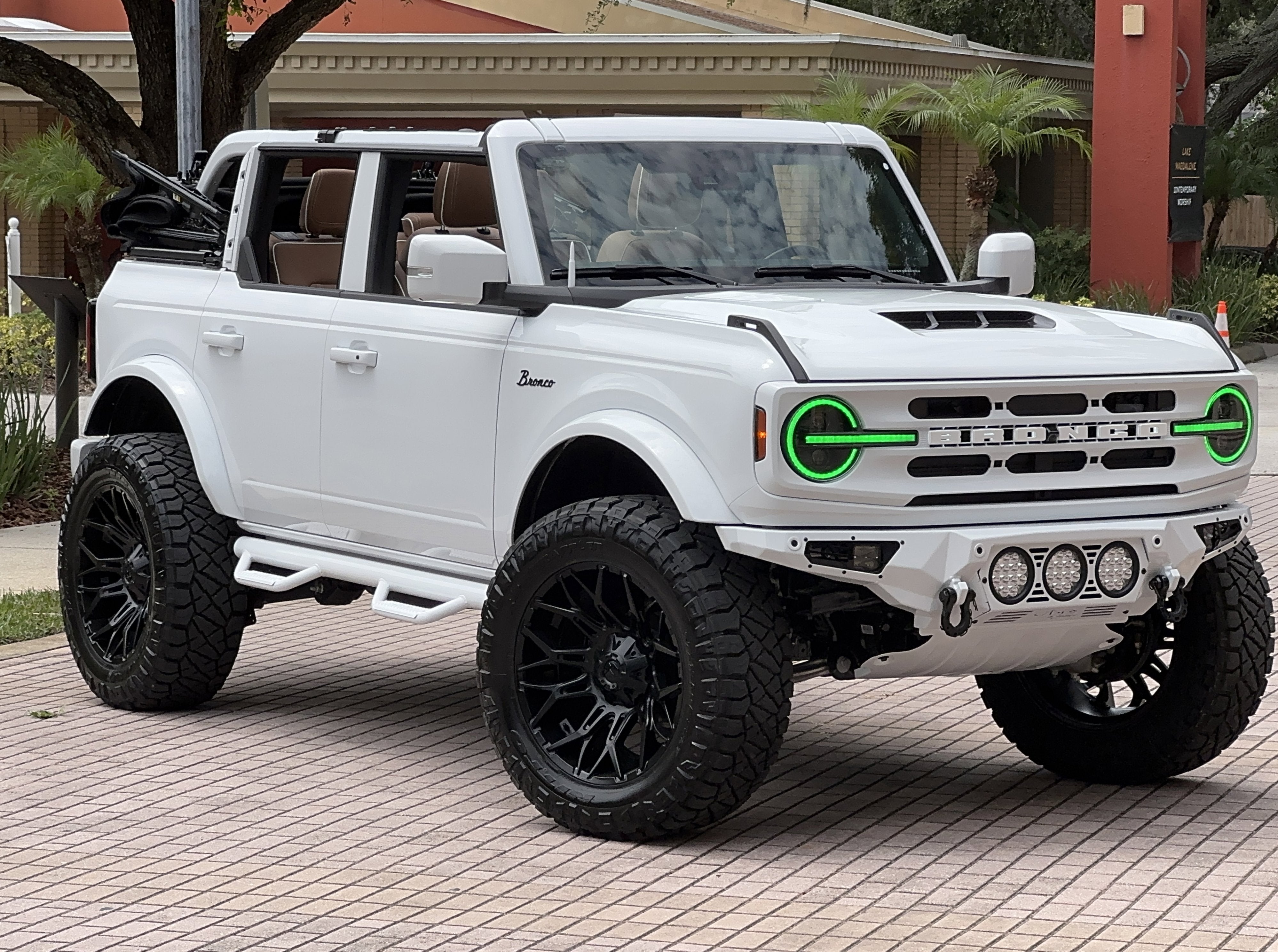 2025 Ford Bronco V6 Outer Banks Luxury Package Custom Lifted
