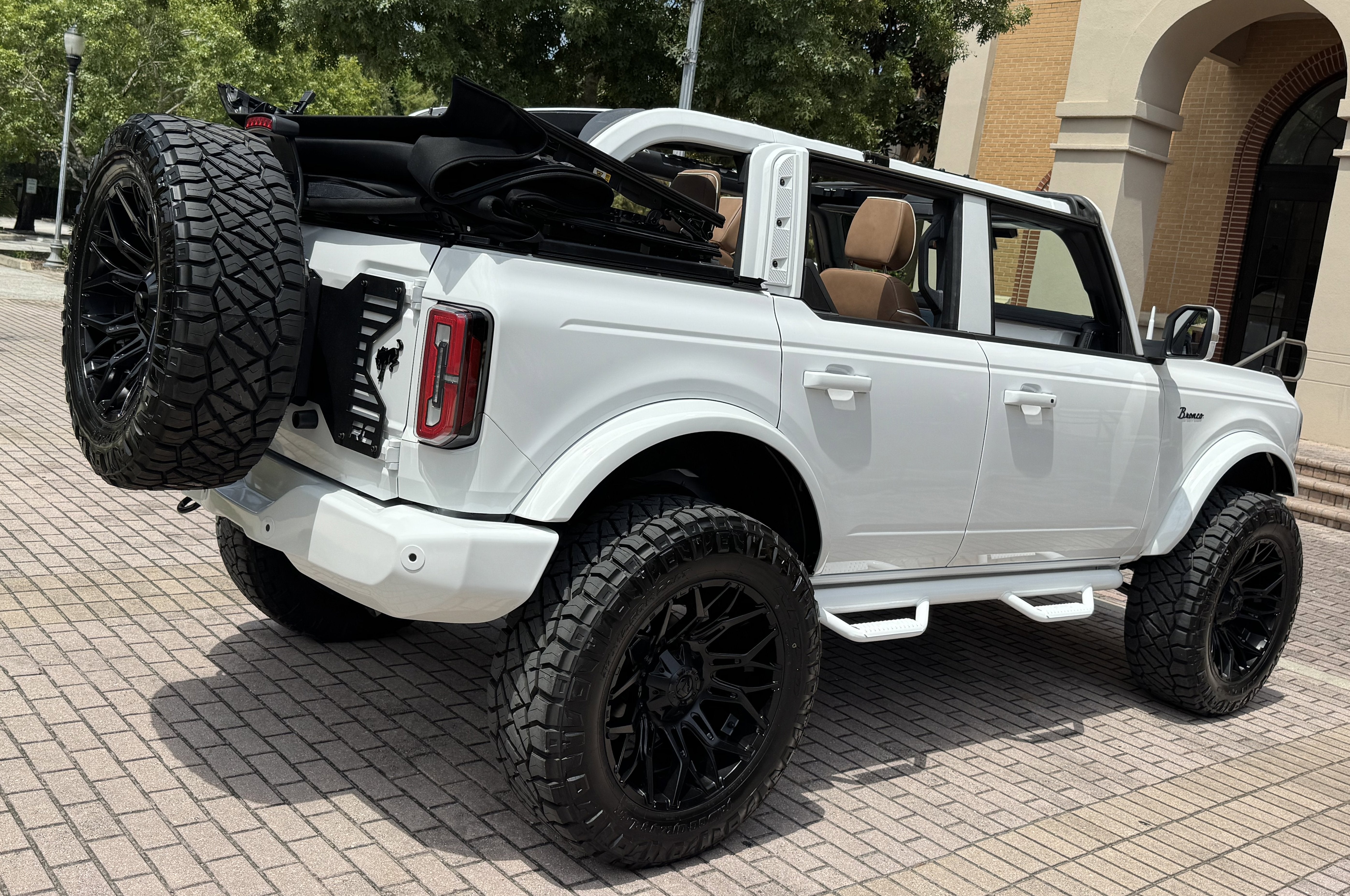 2025 Ford Bronco V6 Outer Banks Luxury Package Custom Lifted