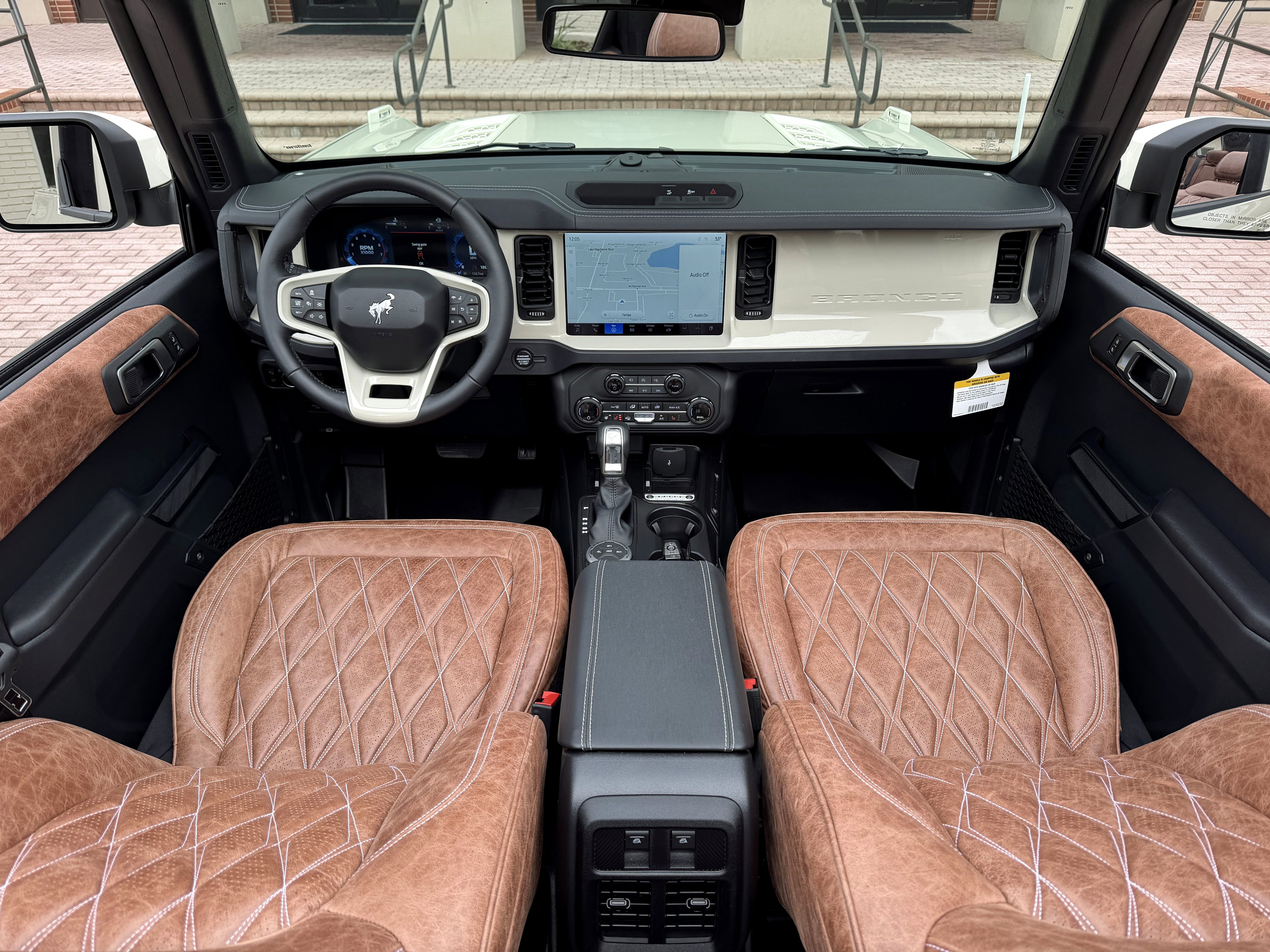 2025 Ford Bronco V6 Wimbledon White Retro Outer Banks Luxury Pkg Custom Lifted