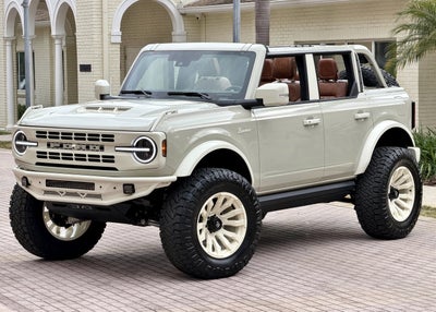 2025 Ford Bronco V6 Wimbledon White Retro Outer Banks Luxury Pkg Custom Lifted