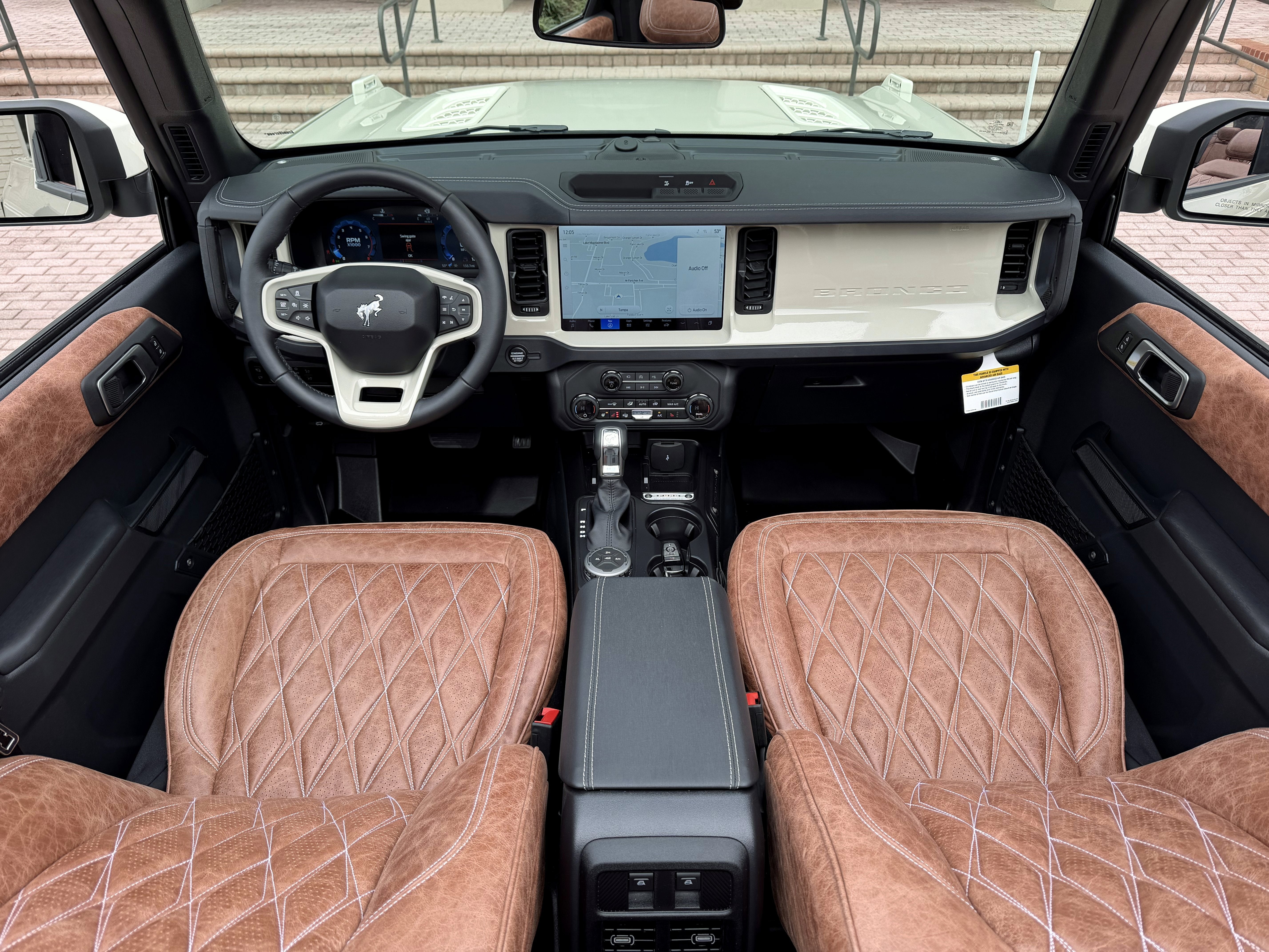 2025 Ford Bronco V6 Wimbledon White Retro Outer Banks Luxury Pkg Custom Lifted