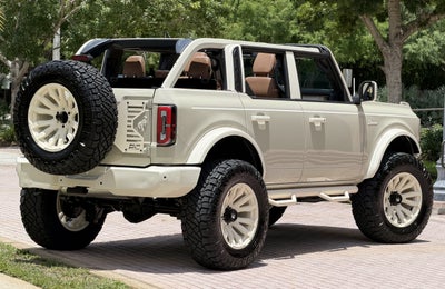 2026 Ford Bronco V6 Wimbledon White Retro Outer Banks Luxury Pkg Custom Lifted
