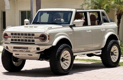 2026 Ford Bronco V6 Wimbledon White Retro Outer Banks Luxury Pkg Custom Lifted