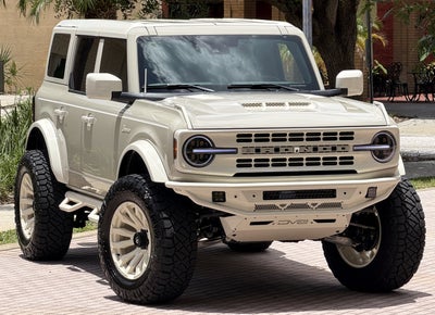 2026 Ford Bronco V6 Wimbledon White Retro Outer Banks Luxury Pkg Custom Lifted