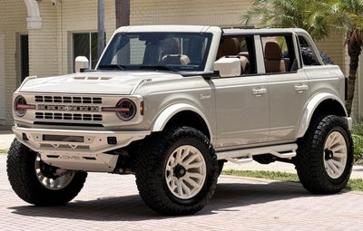 2026 Ford Bronco V6 Wimbledon White Retro Outer Banks Luxury Pkg Custom Lifted
