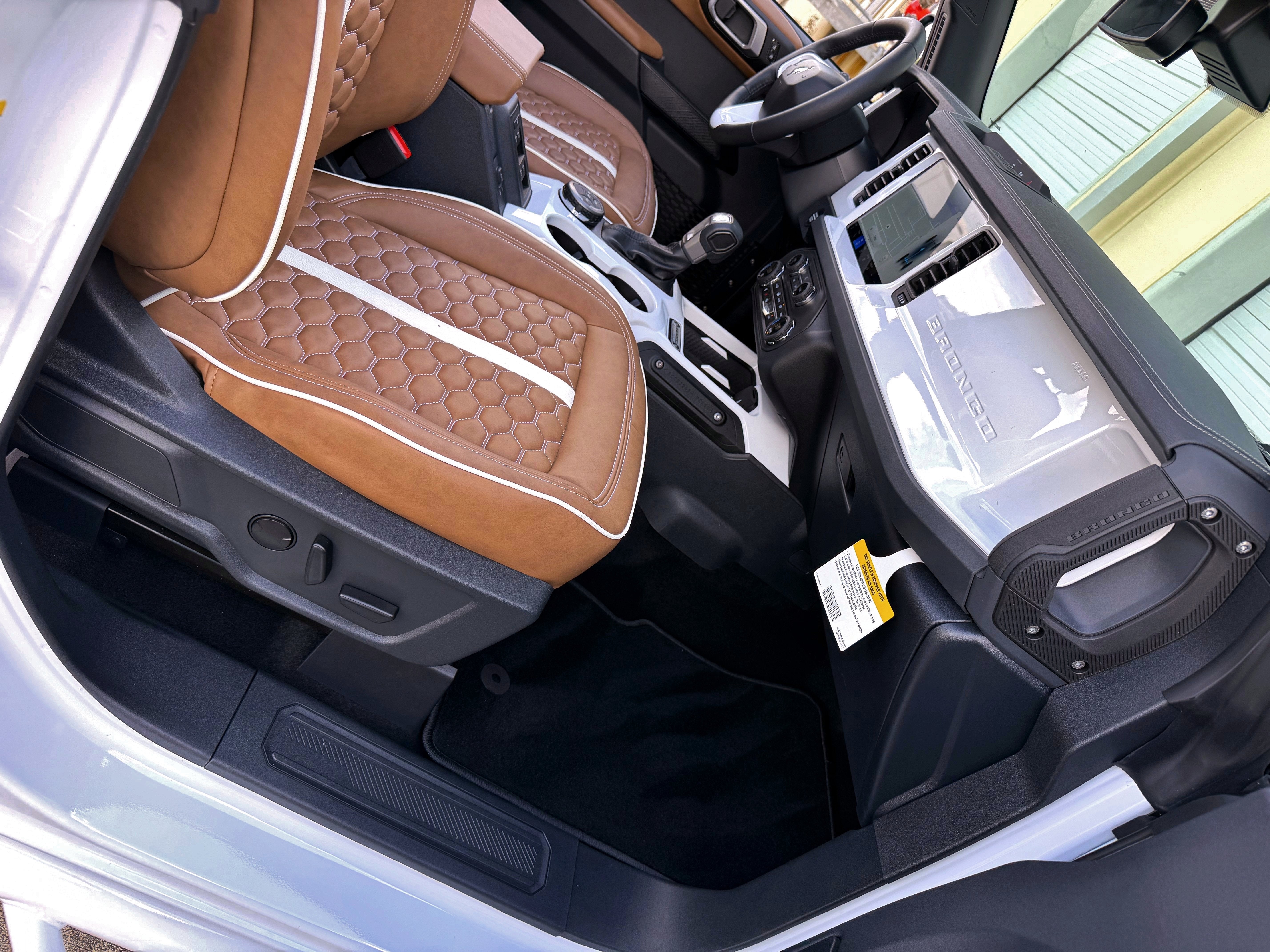 2026 Ford Bronco V6 Outer Banks Black Appearance Package Luxury Package