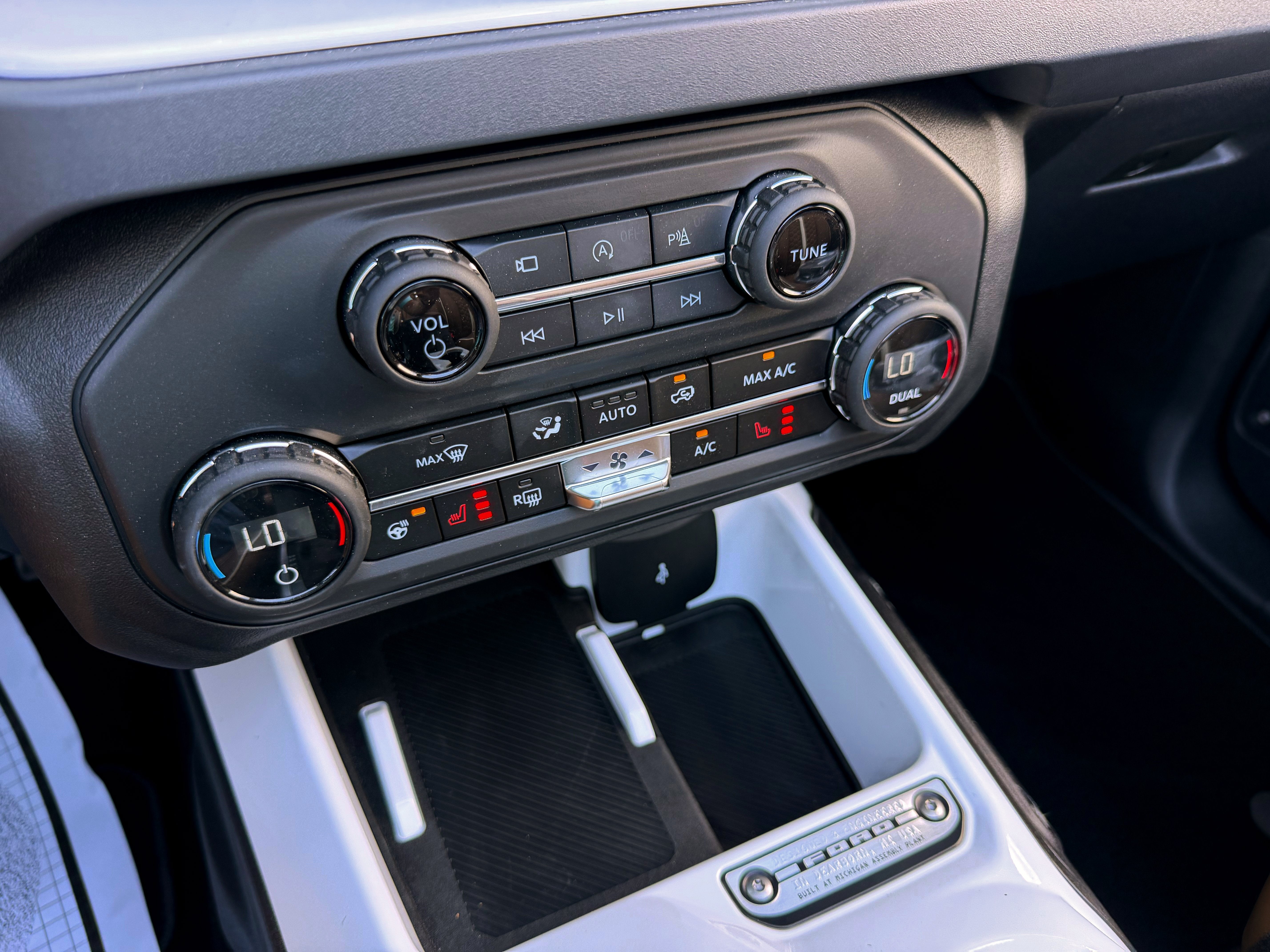 2026 Ford Bronco V6 Outer Banks Black Appearance Package Luxury Package
