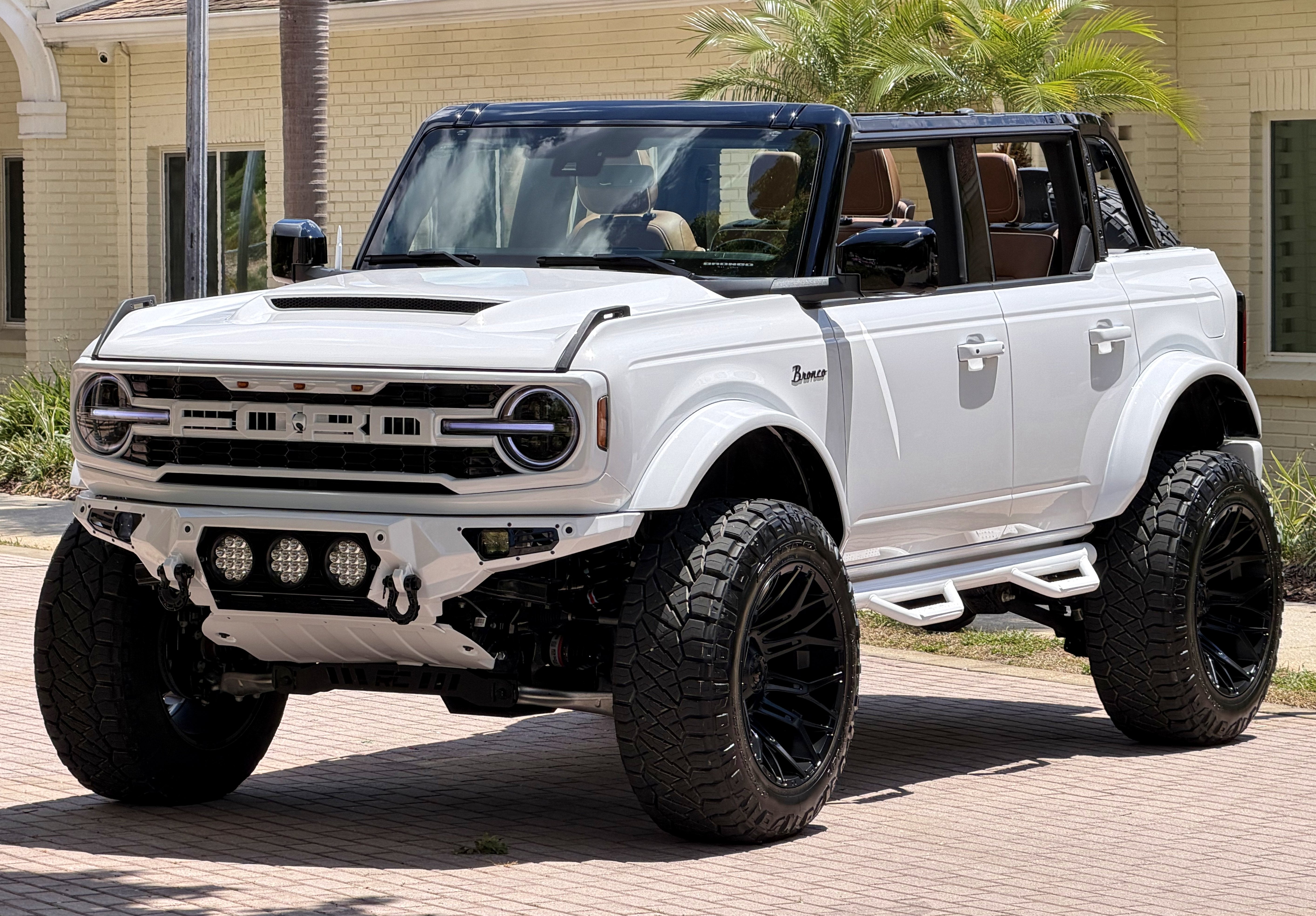 2026 Ford Bronco V6 Outer Banks Black Appearance Package Luxury Package