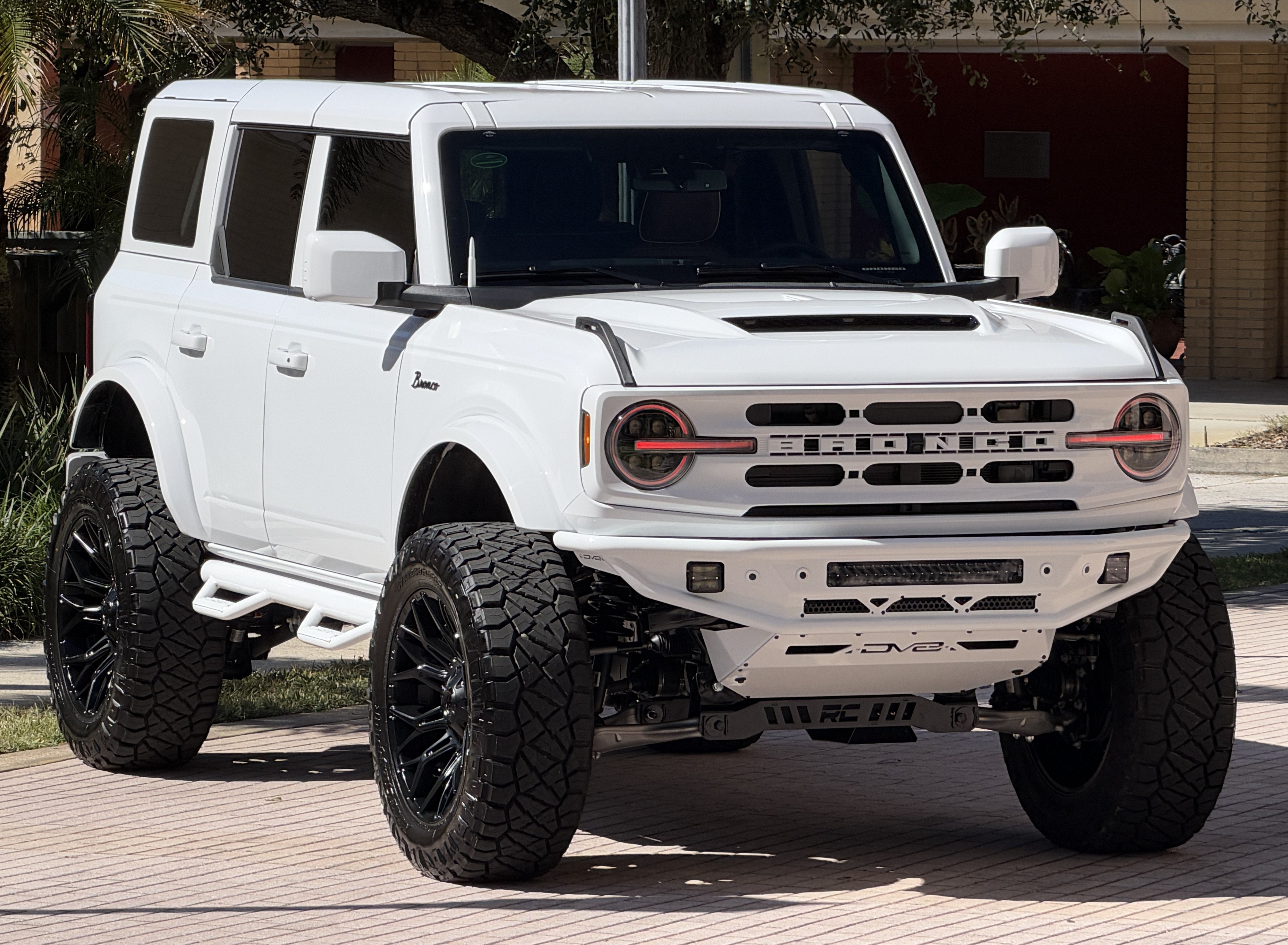 2026 Ford Bronco V6 Outer Banks Luxury Package Hard Top Custom Lifted