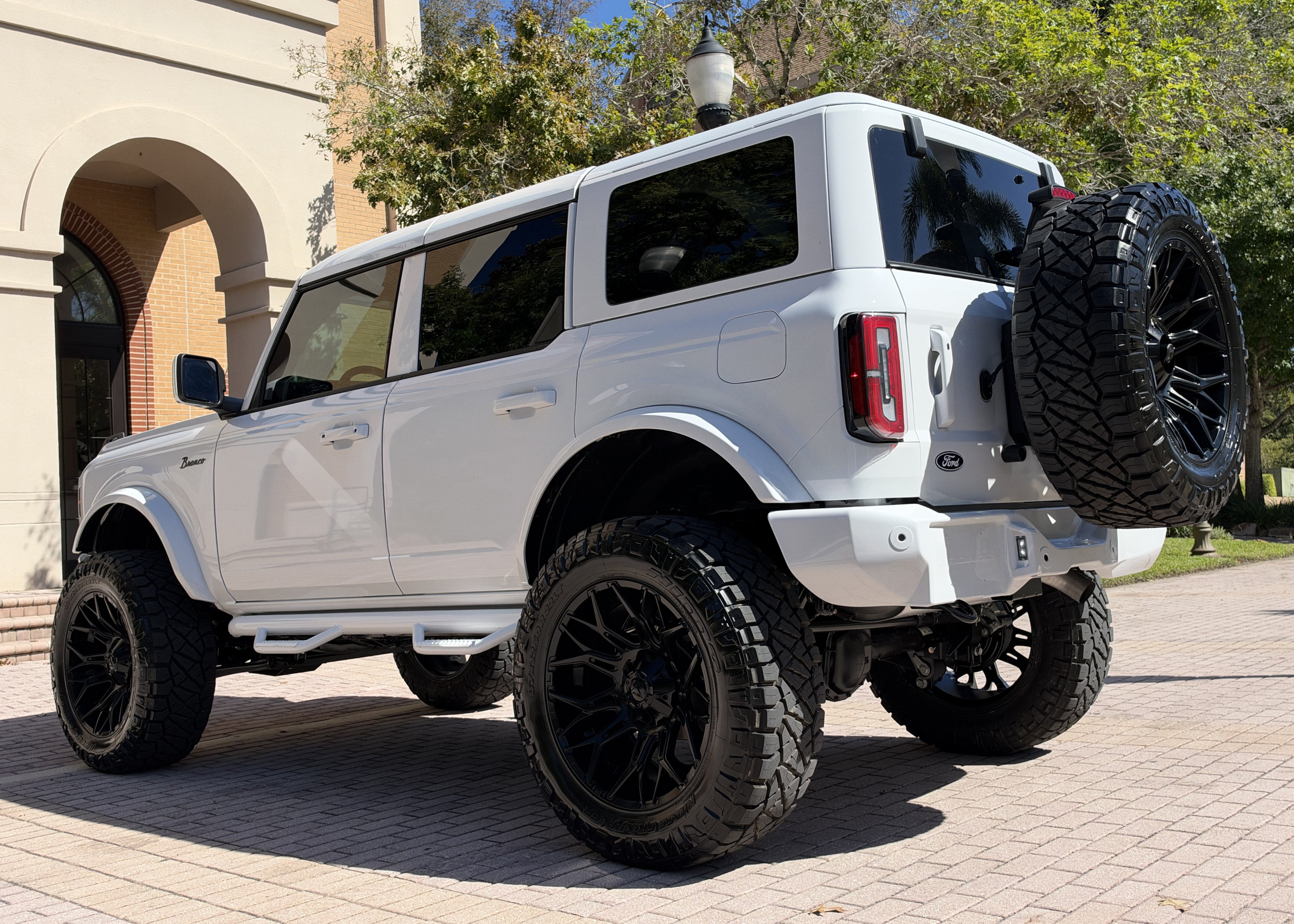 2026 Ford Bronco V6 Outer Banks Luxury Package Hard Top Custom Lifted