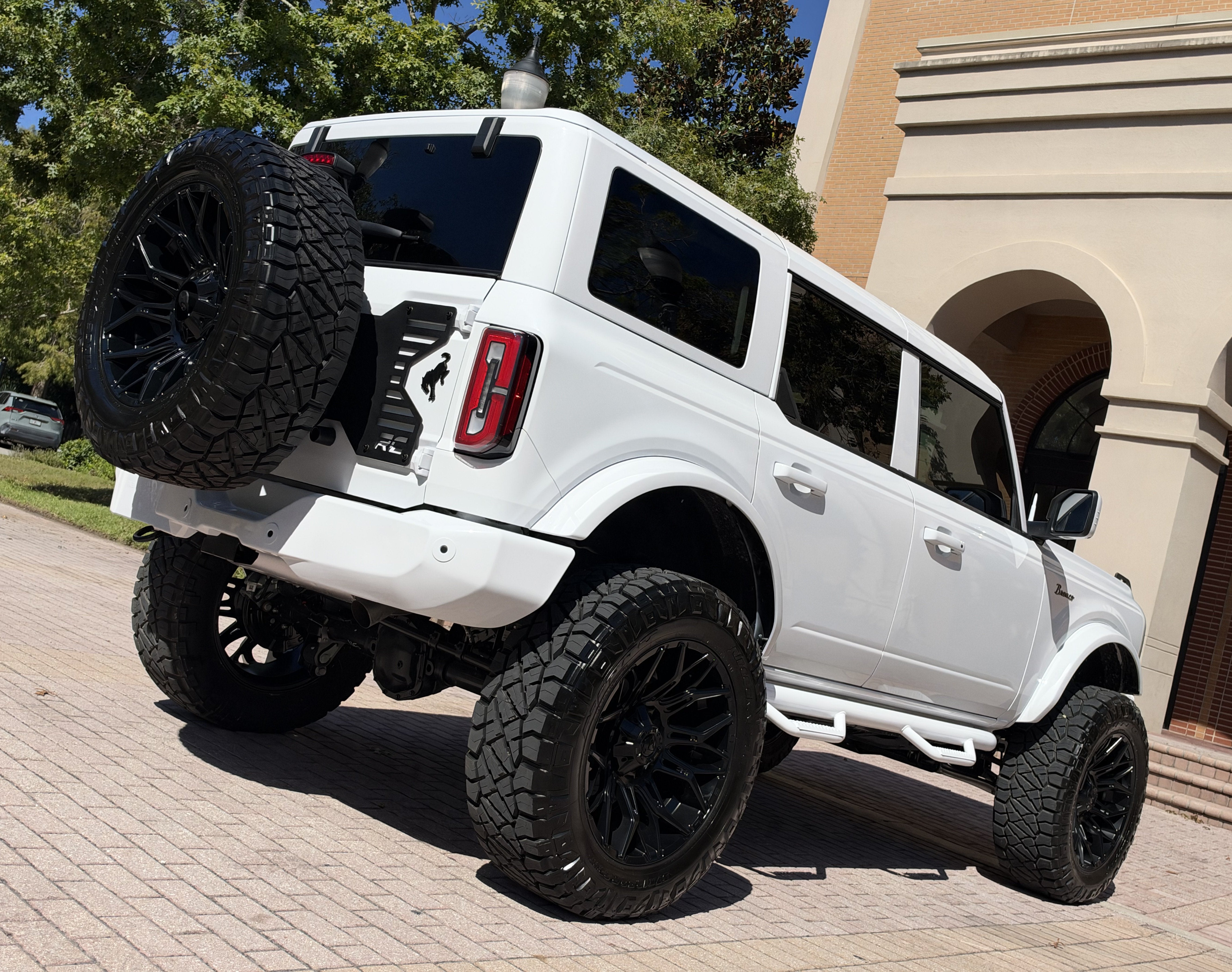 2026 Ford Bronco V6 Outer Banks Luxury Package Hard Top Custom Lifted