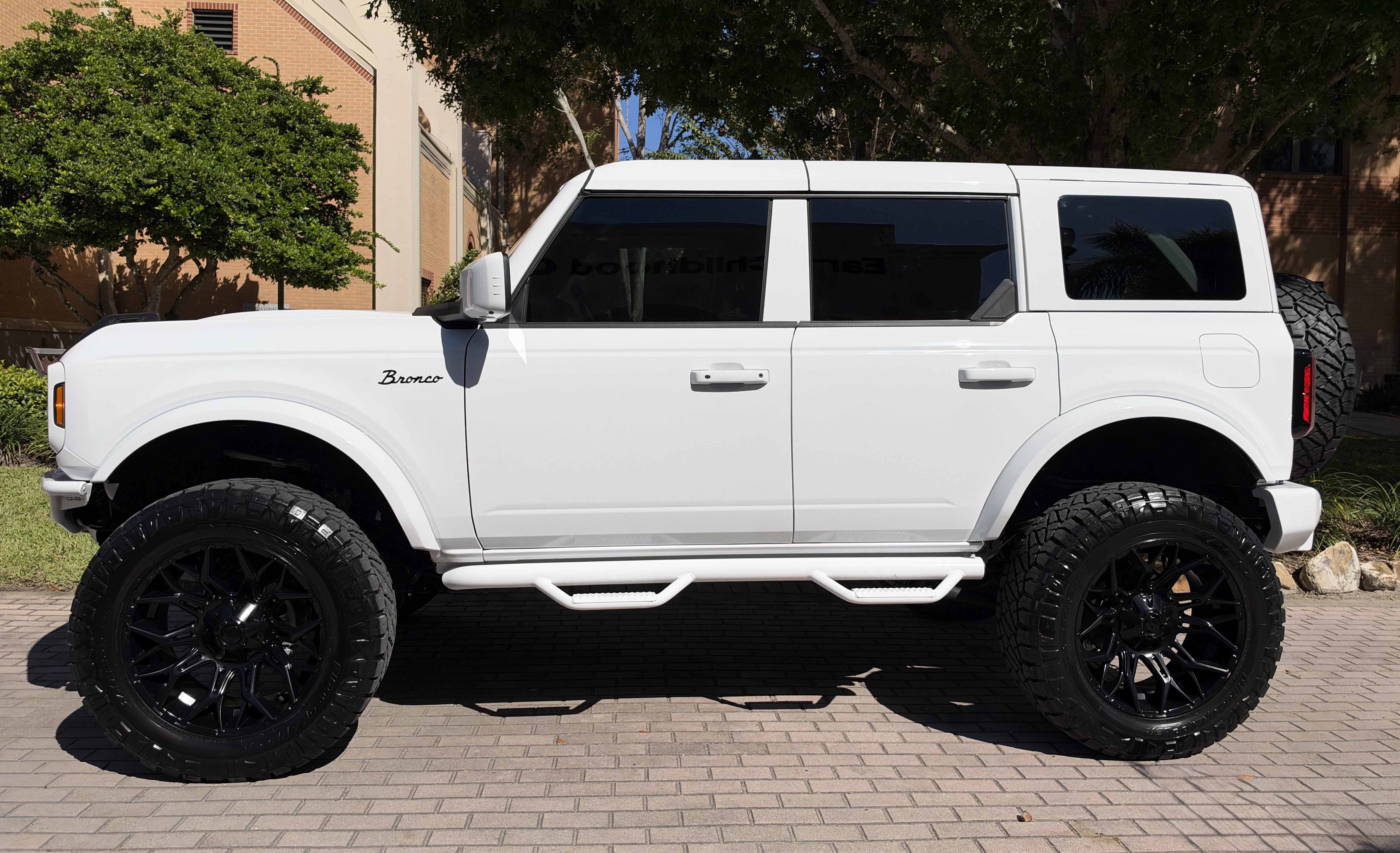 2026 Ford Bronco V6 Outer Banks Luxury Package Hard Top Custom Lifted