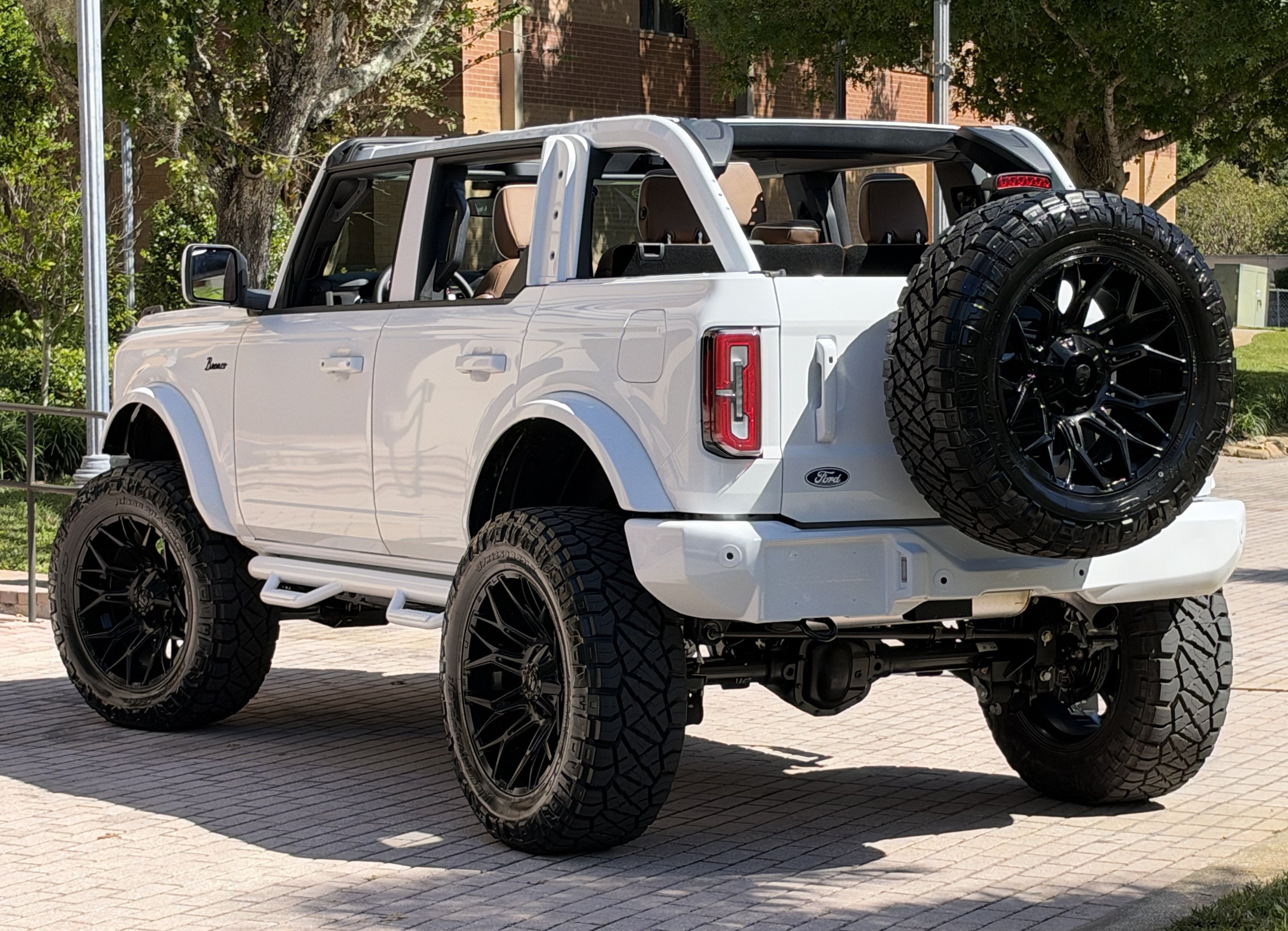 2026 Ford Bronco V6 Outer Banks Luxury Package Hard Top Custom Lifted