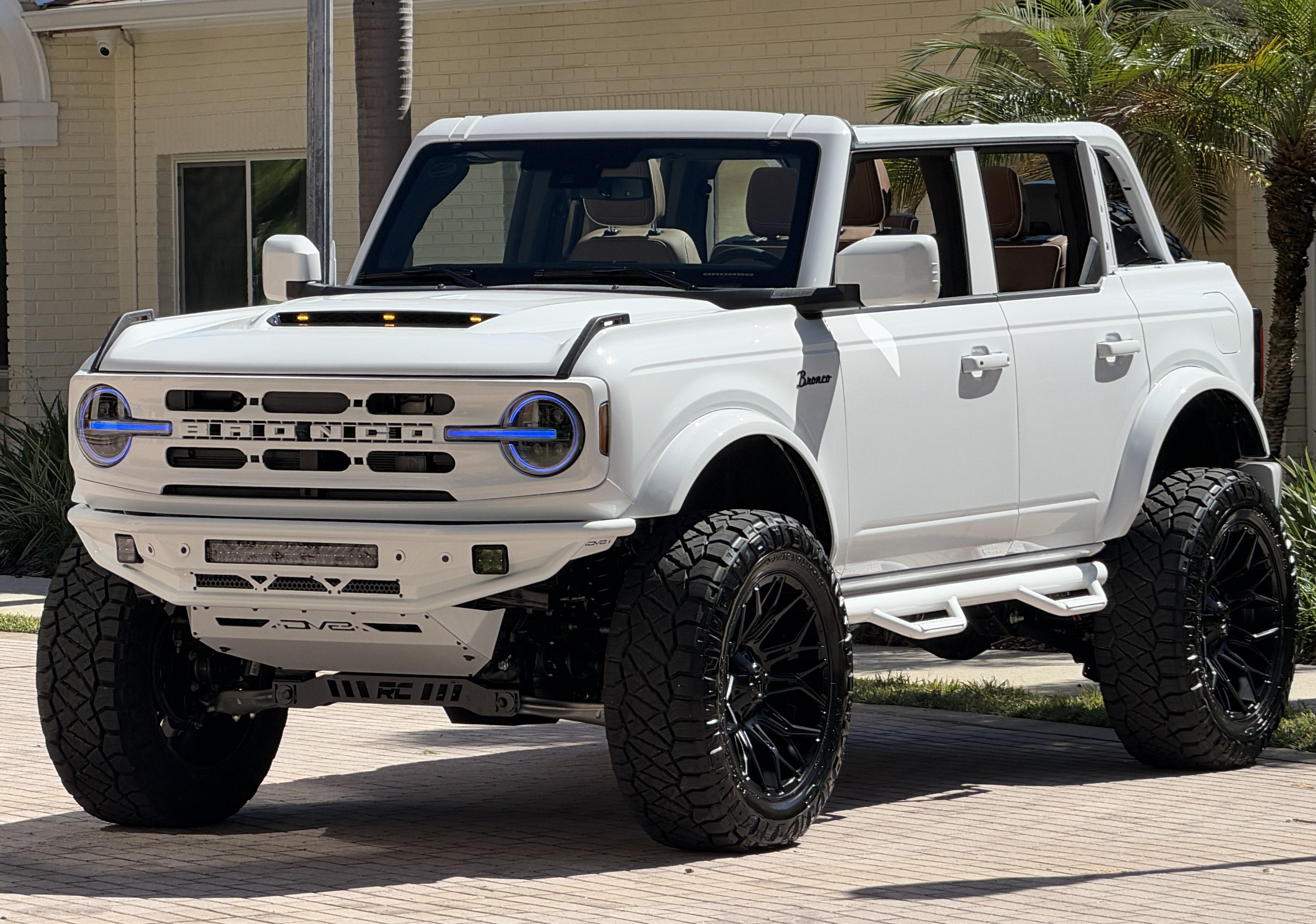 2026 Ford Bronco V6 Outer Banks Luxury Package Hard Top Custom Lifted
