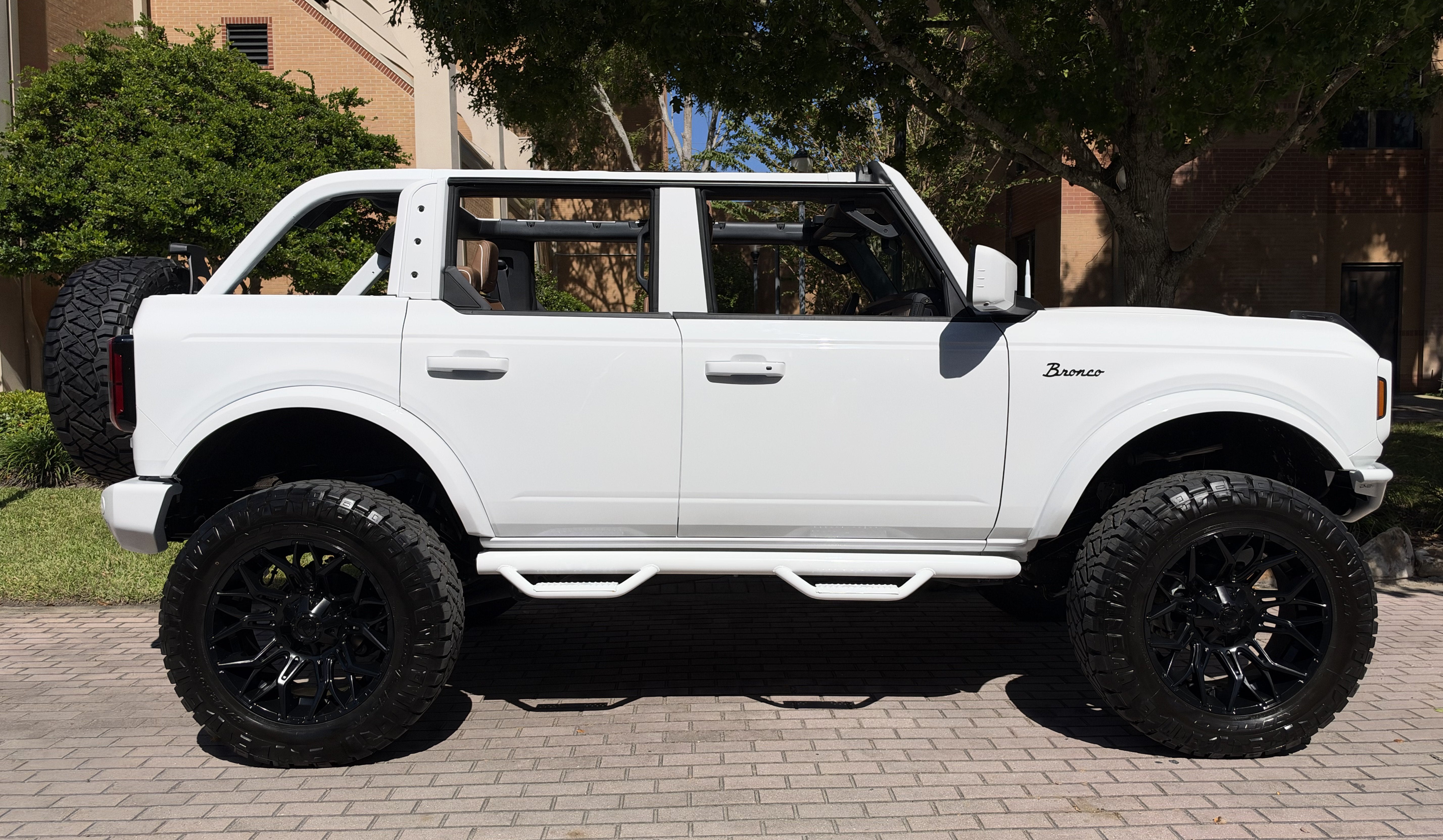 2026 Ford Bronco V6 Outer Banks Luxury Package Hard Top Custom Lifted