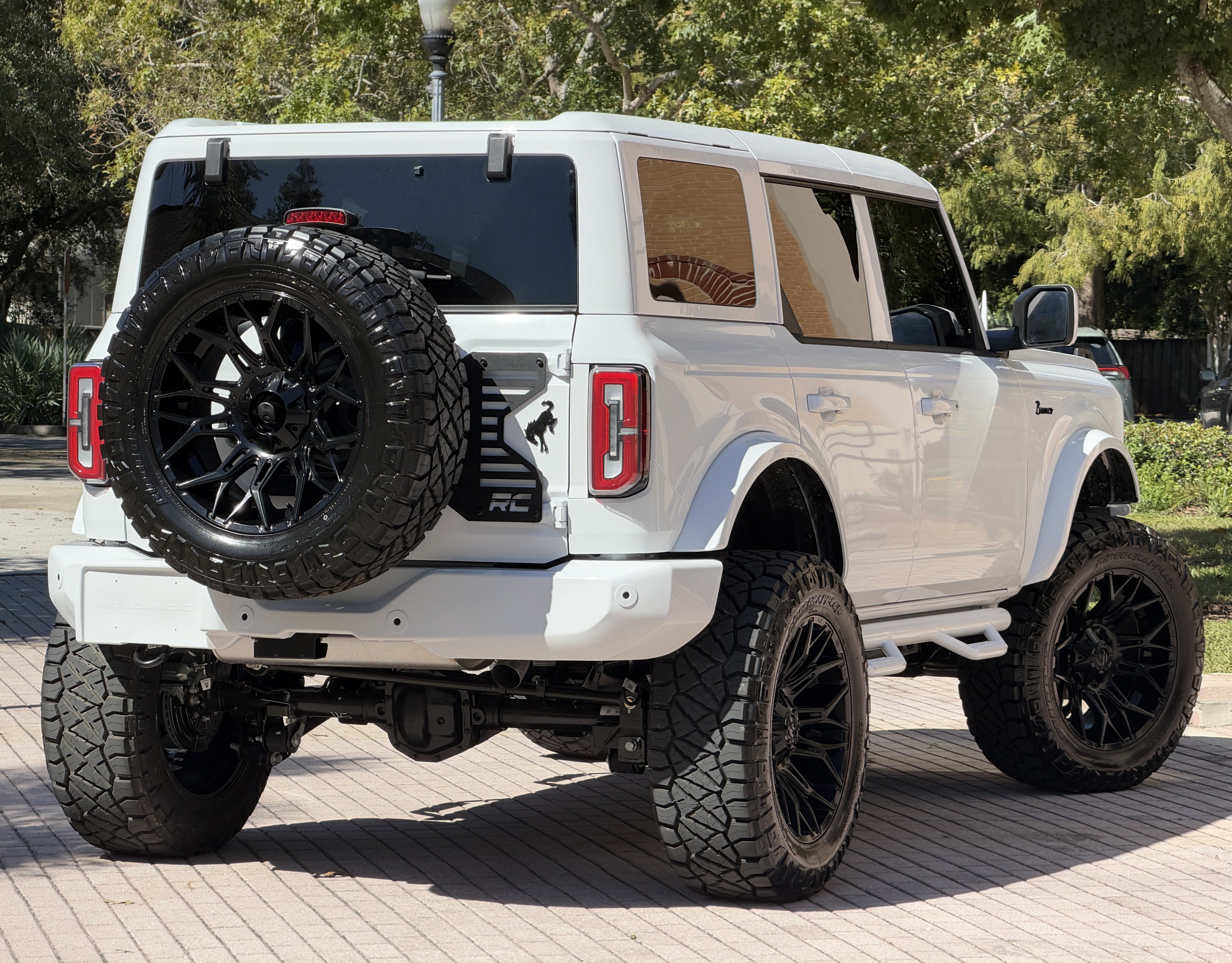 2026 Ford Bronco V6 Outer Banks Luxury Package Hard Top Custom Lifted