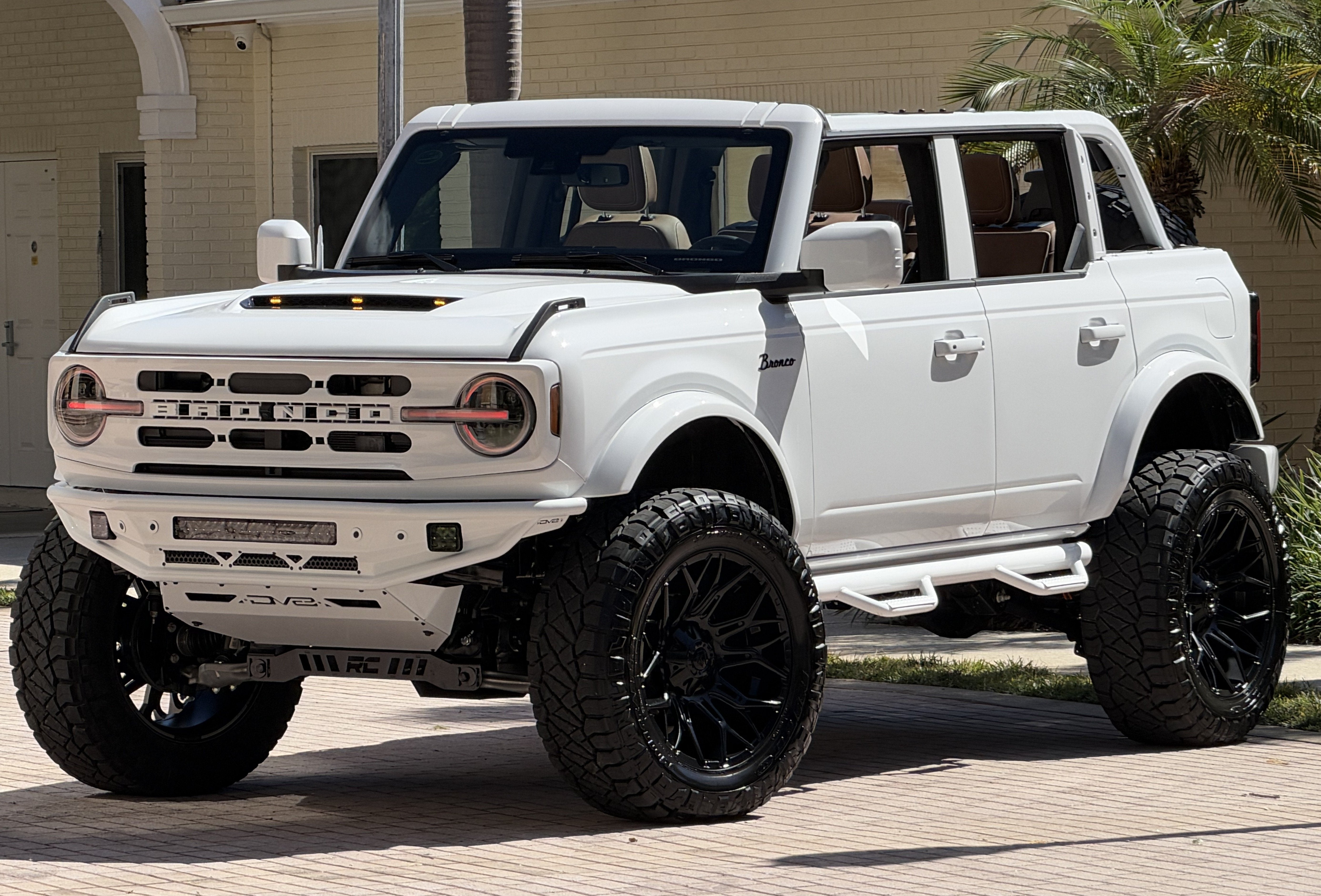2026 Ford Bronco V6 Outer Banks Luxury Package Hard Top Custom Lifted