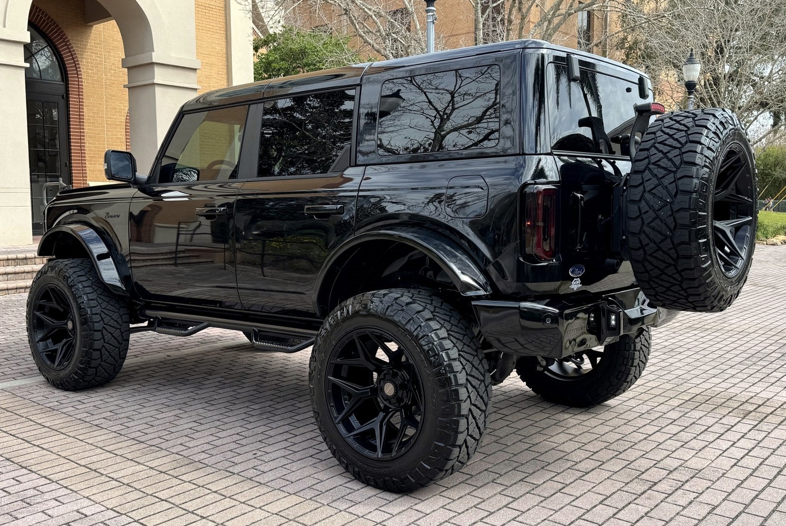 2024 Ford Bronco Outer Banks V6 Luxury Package Custom Lifted