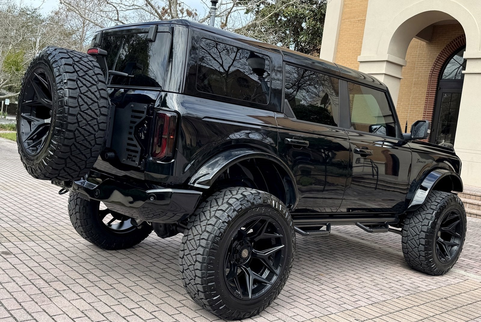 2024 Ford Bronco Outer Banks V6 Luxury Package Custom Lifted