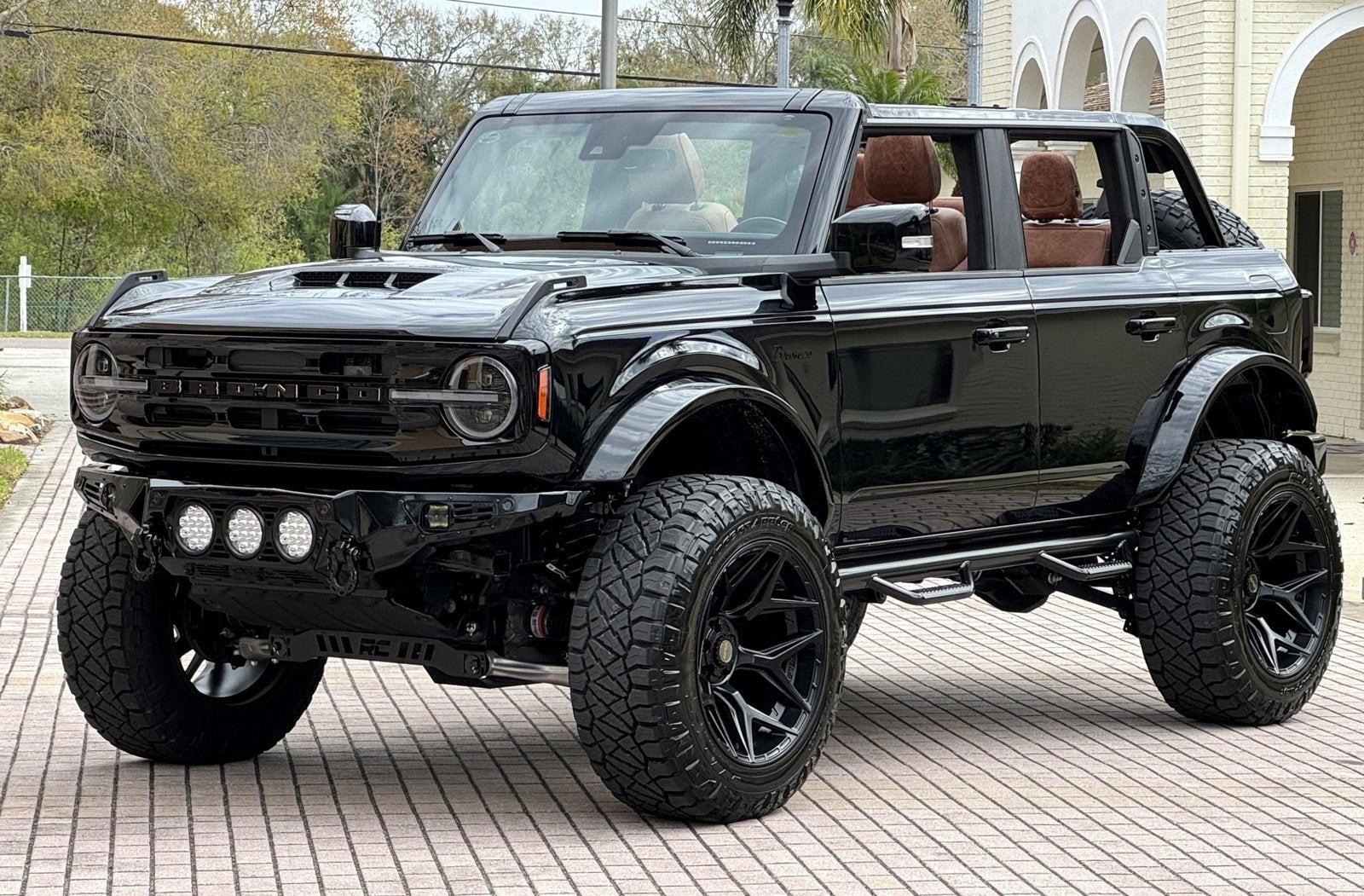 2024 Ford Bronco Outer Banks V6 Luxury Package Custom Lifted