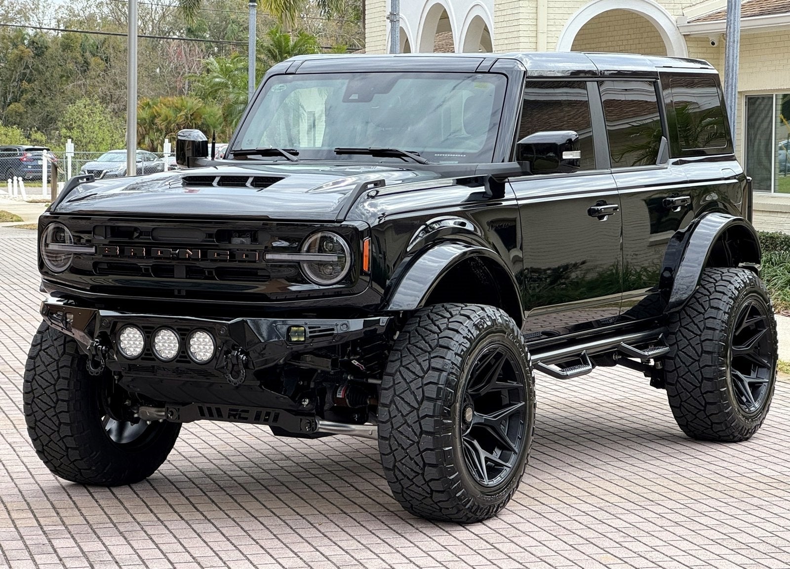 2024 Ford Bronco Outer Banks V6 Luxury Package Custom Lifted